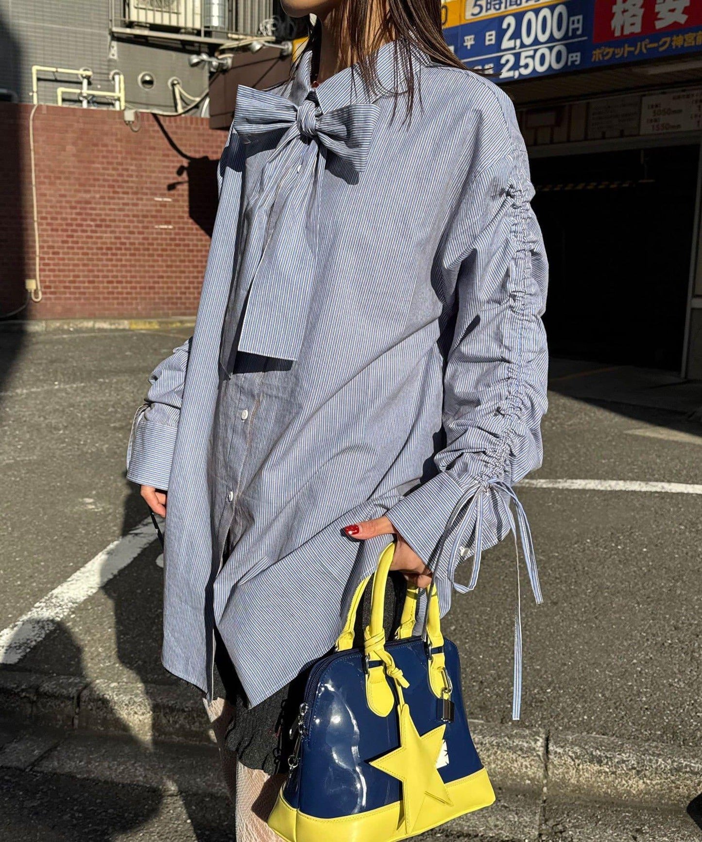 抽褶袖 蝴蝶結領 條紋襯衫