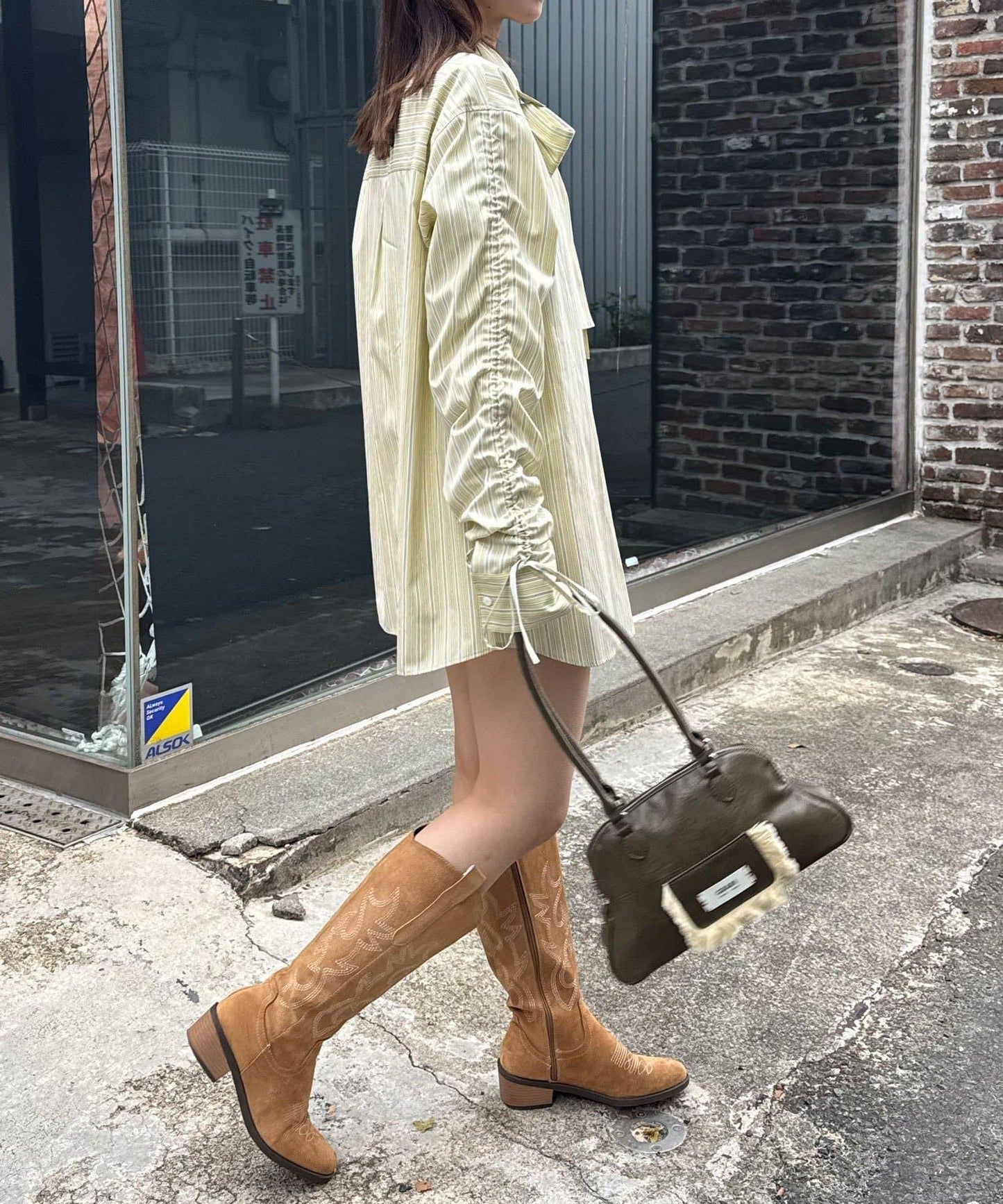 抽褶袖 蝴蝶結領 條紋襯衫