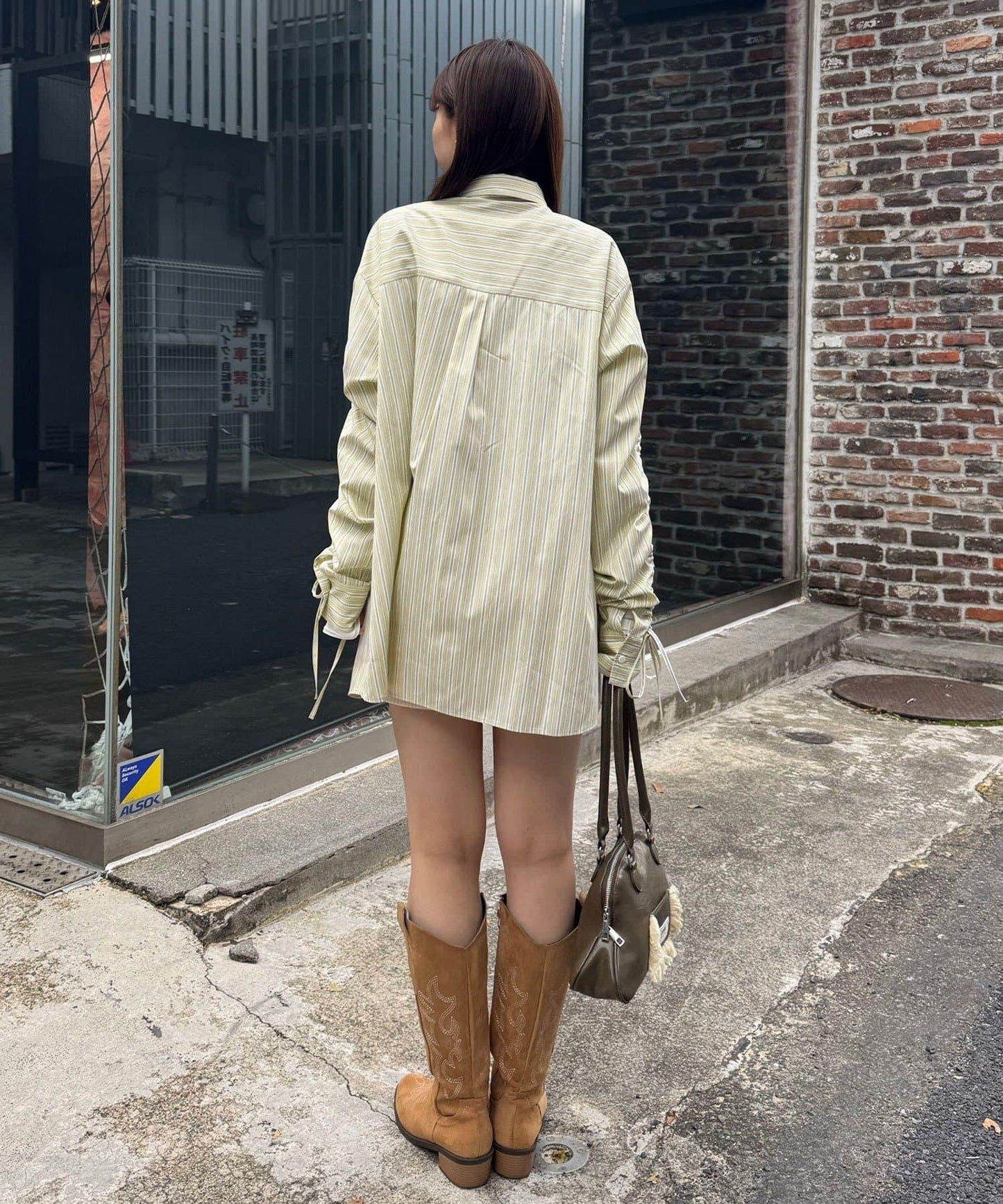 抽褶袖 蝴蝶結領 條紋襯衫