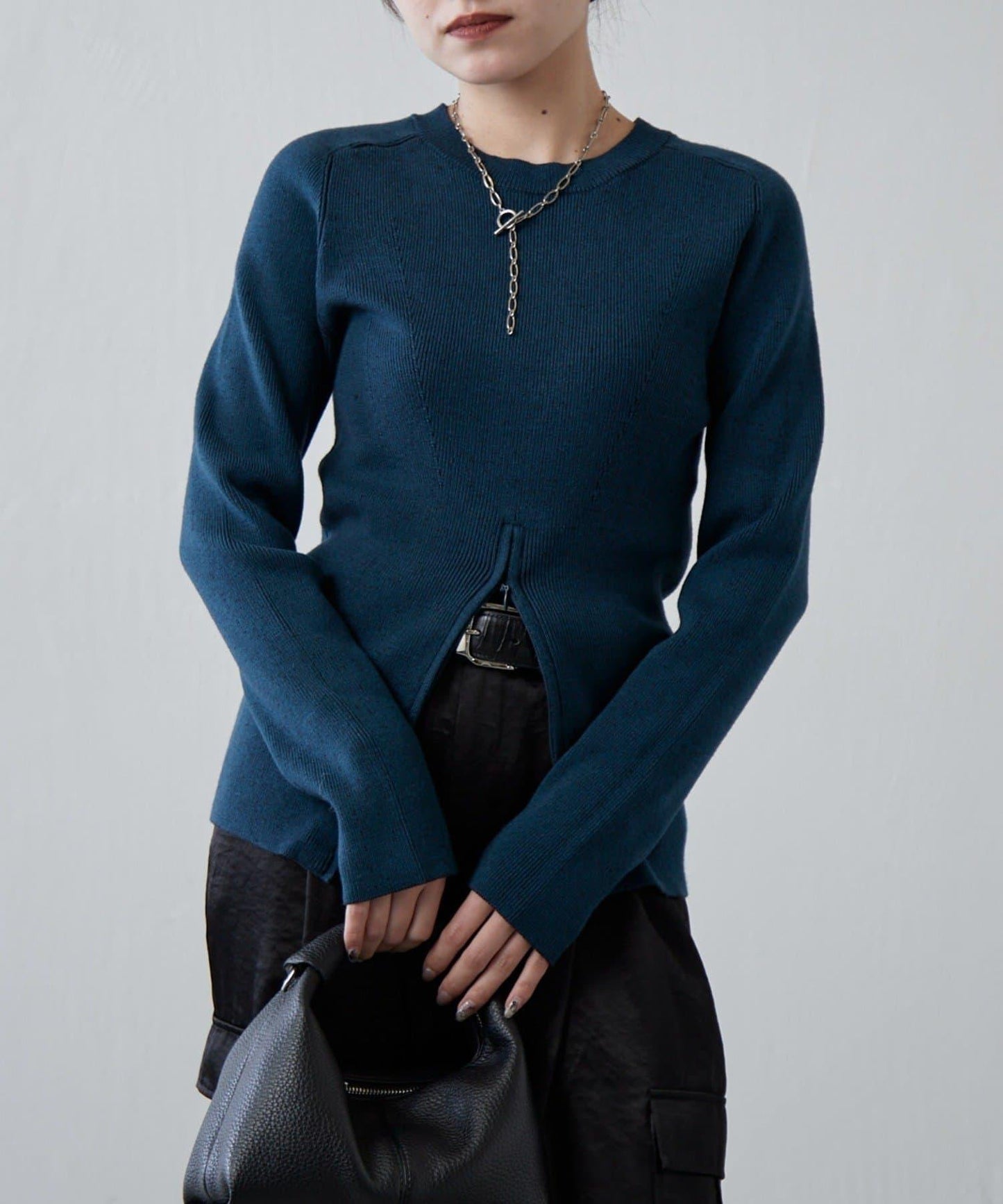 前拉鍊設計針織上衣