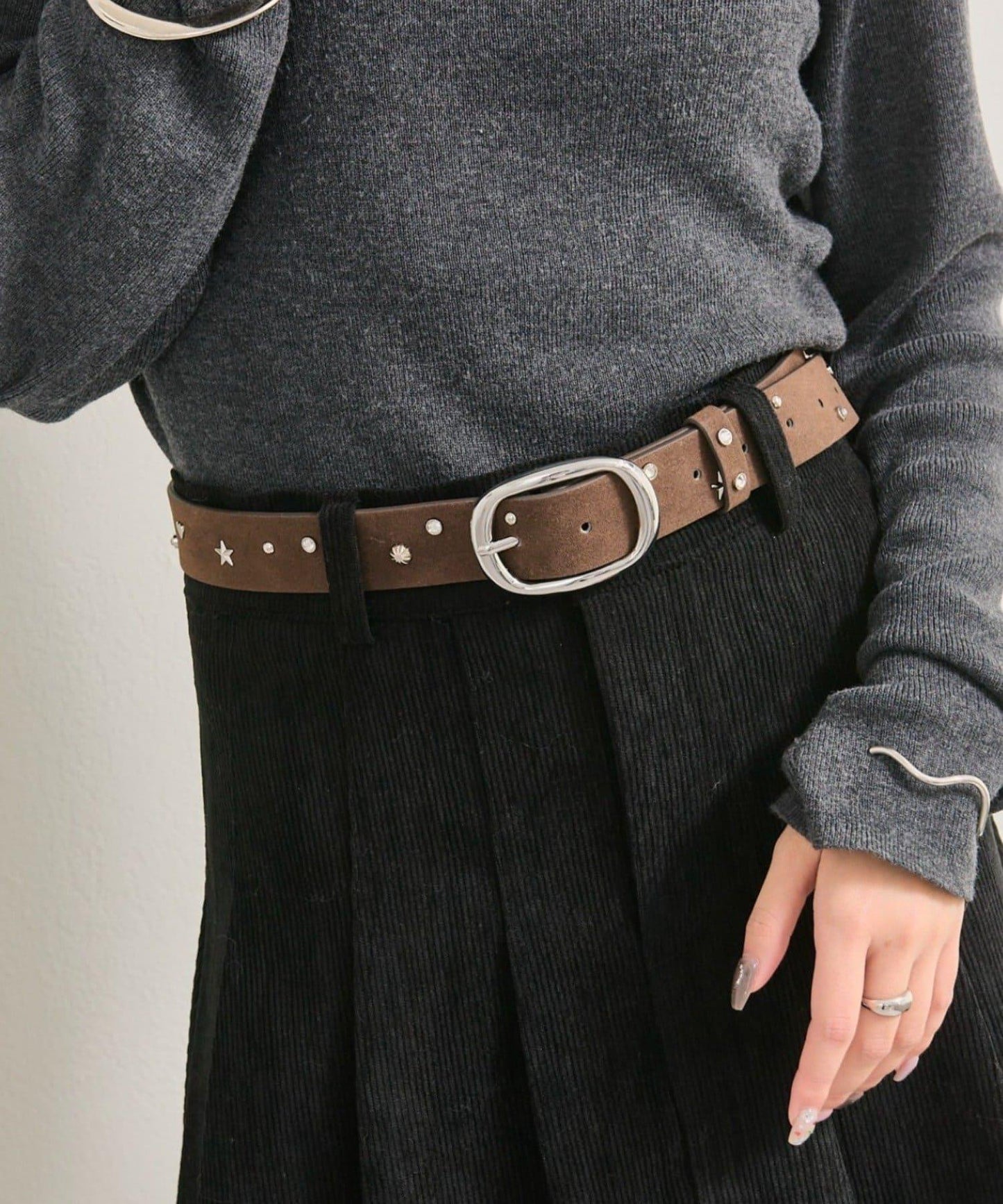 鉚釘裝飾腰帶