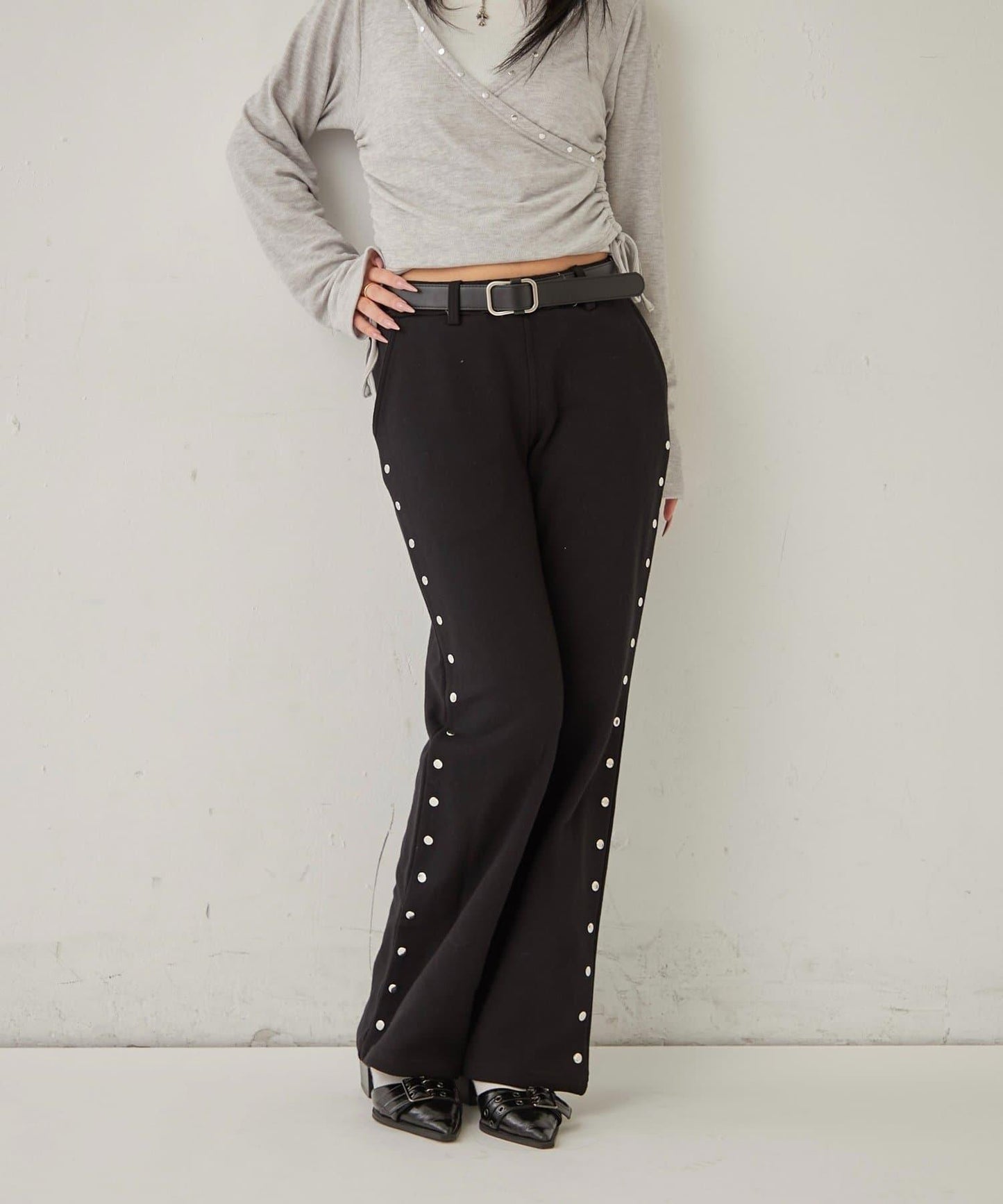 衛衣面料 中長微喇 鉚釘 褲子