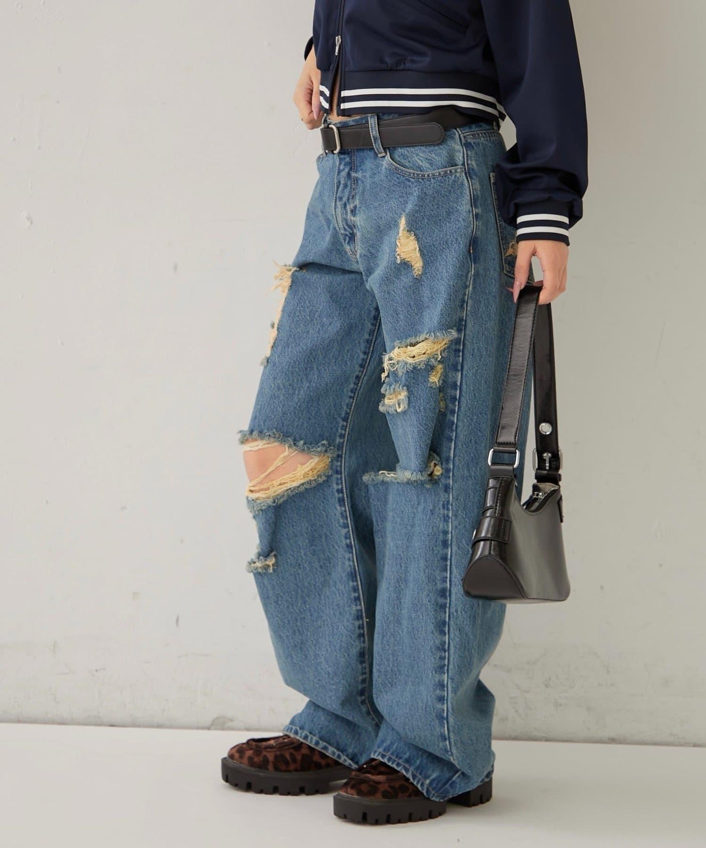 BOLD DISTRESSED DENIM 牛仔單品