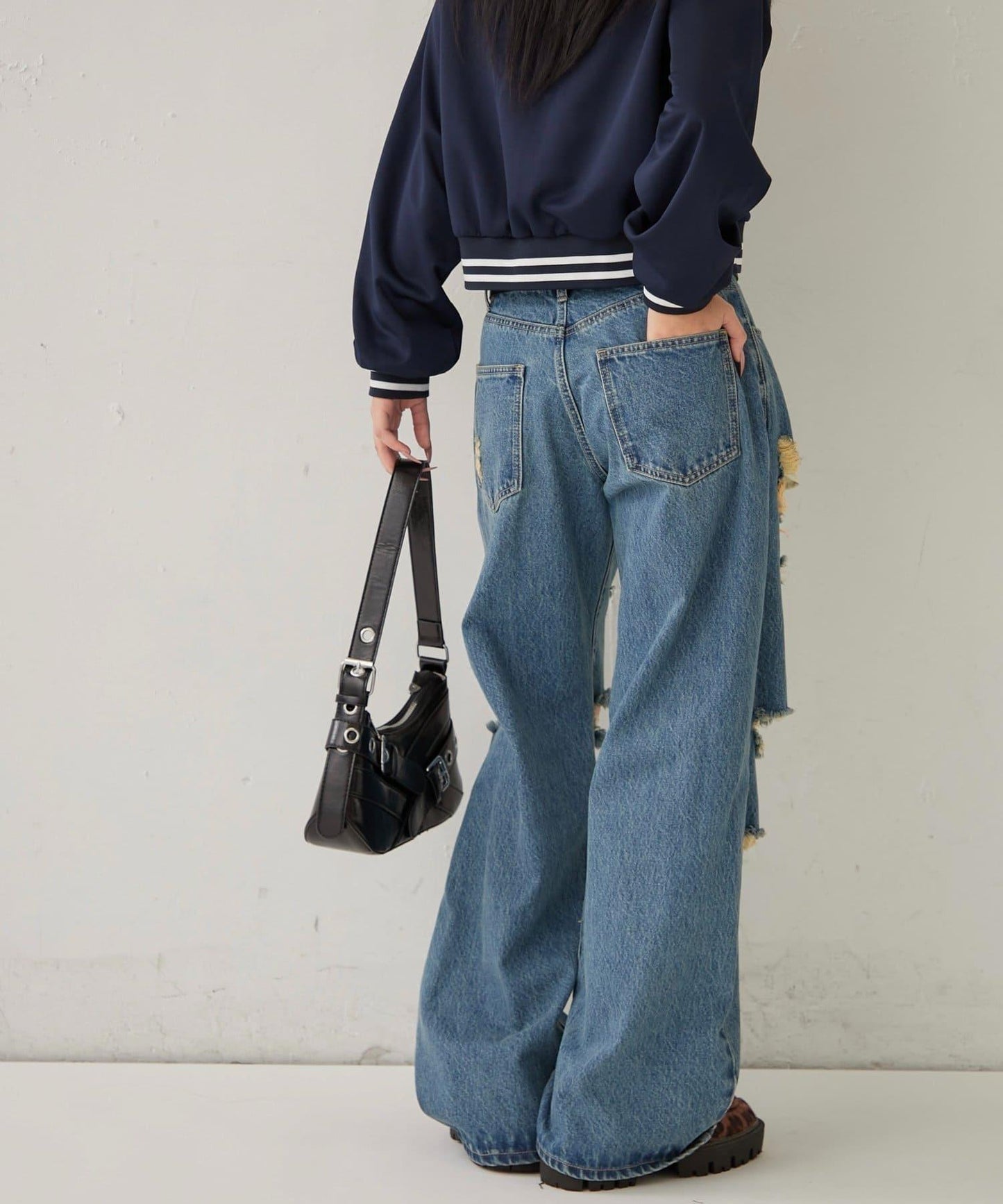 BOLD DISTRESSED DENIM 牛仔單品
