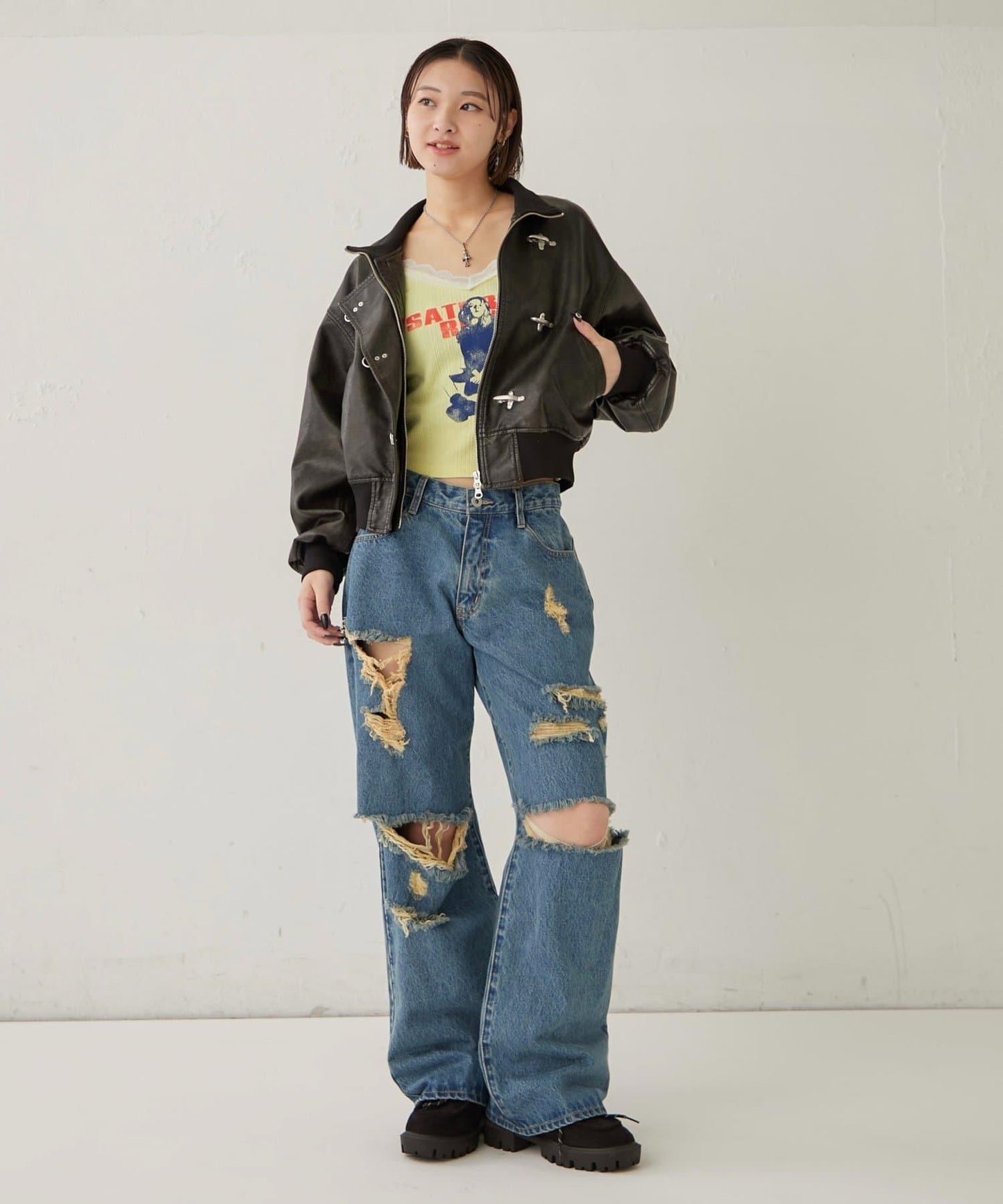 BOLD DISTRESSED DENIM 牛仔單品