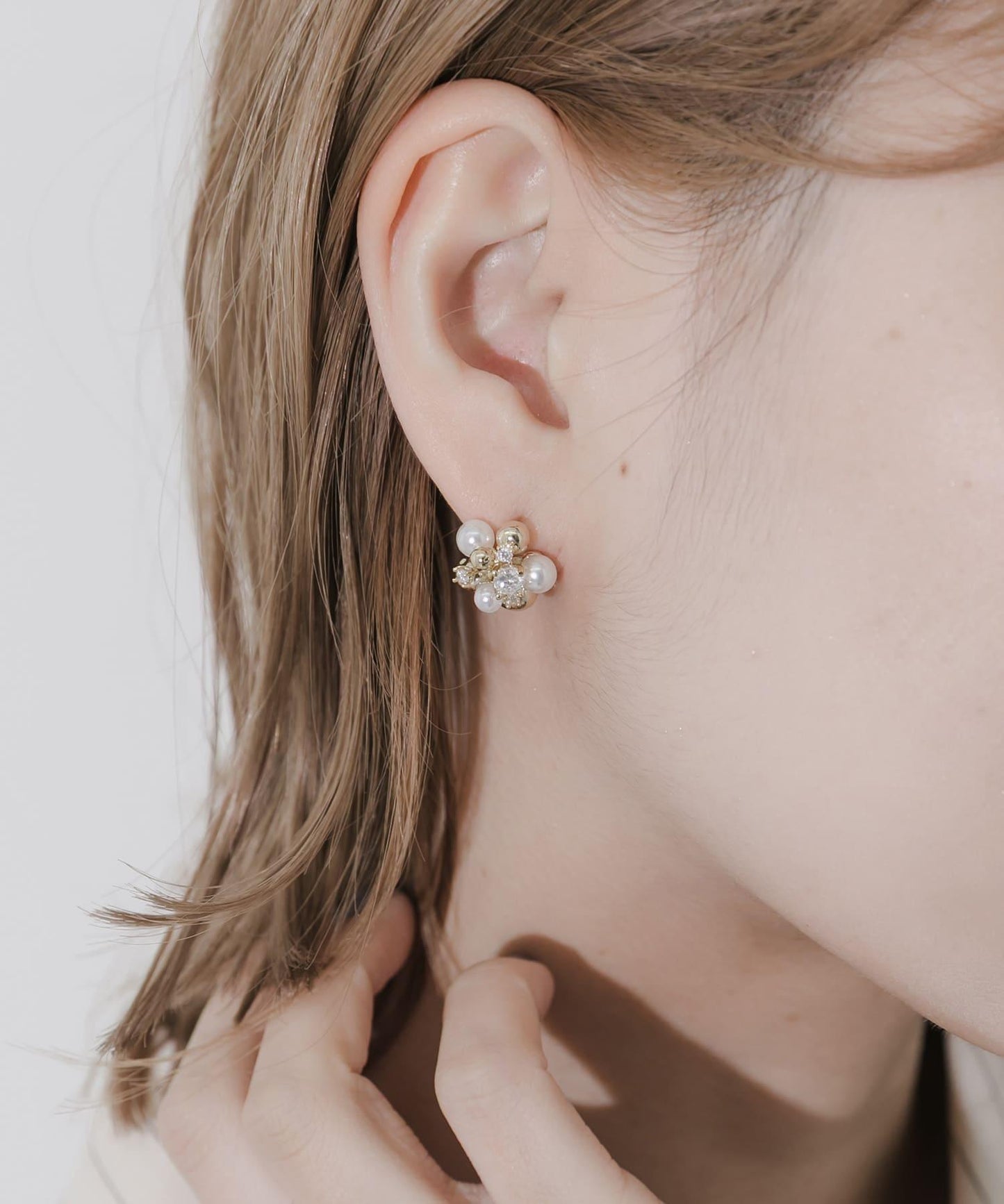 珍珠裝飾耳釘