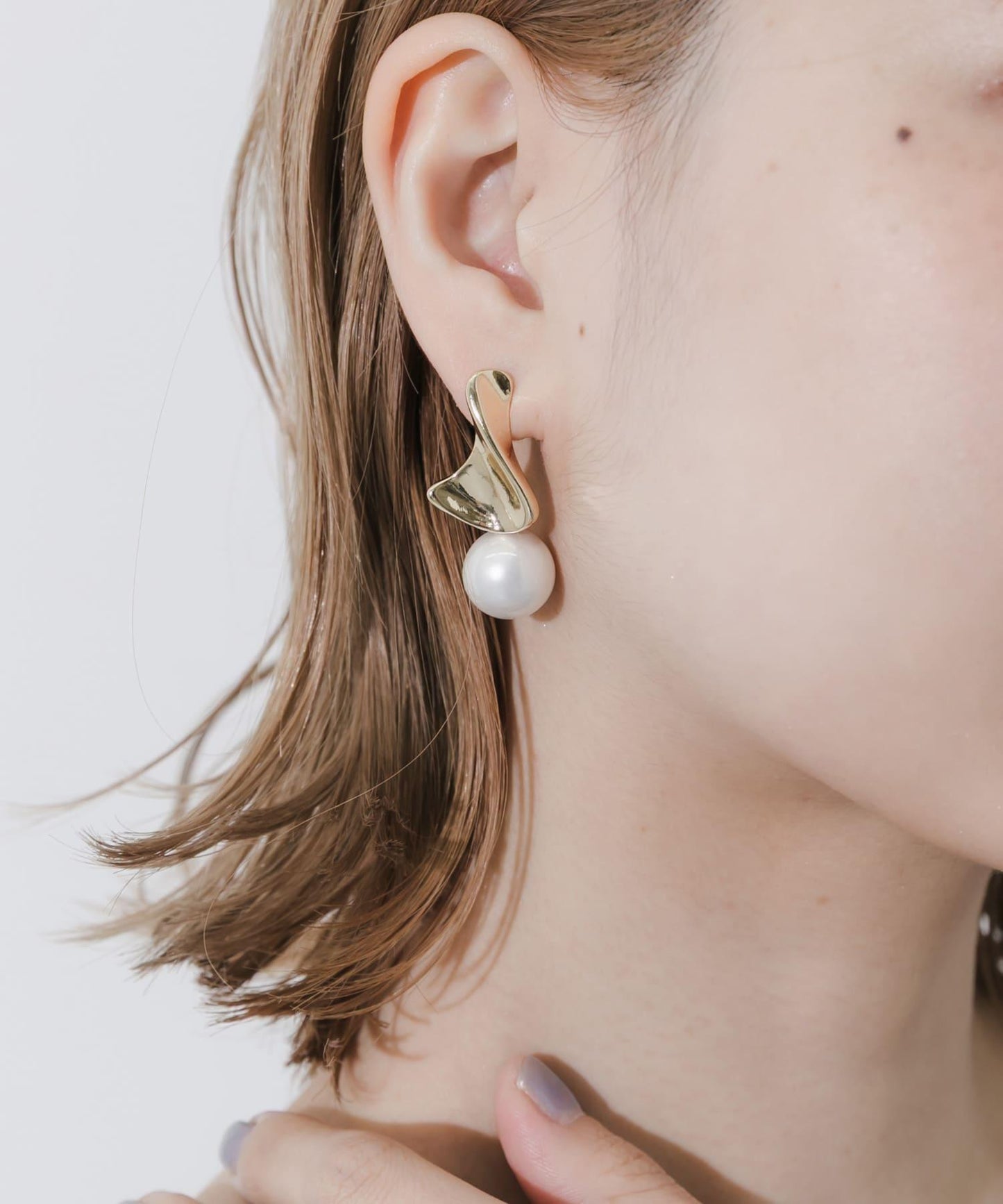 金屬波紋珍珠耳飾