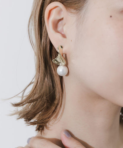 金屬波紋珍珠耳飾