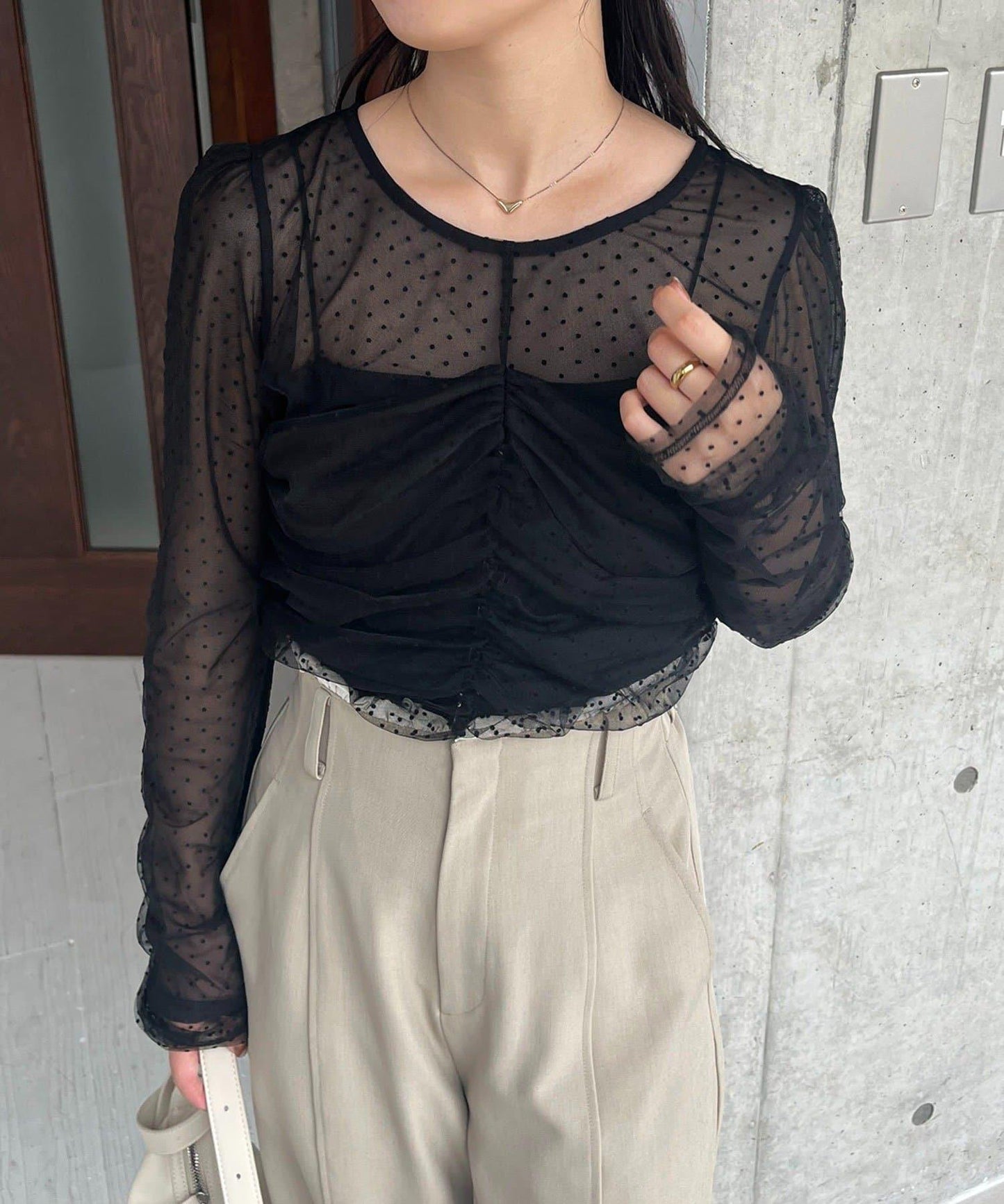 植絨波點設計 襯衫 再販款