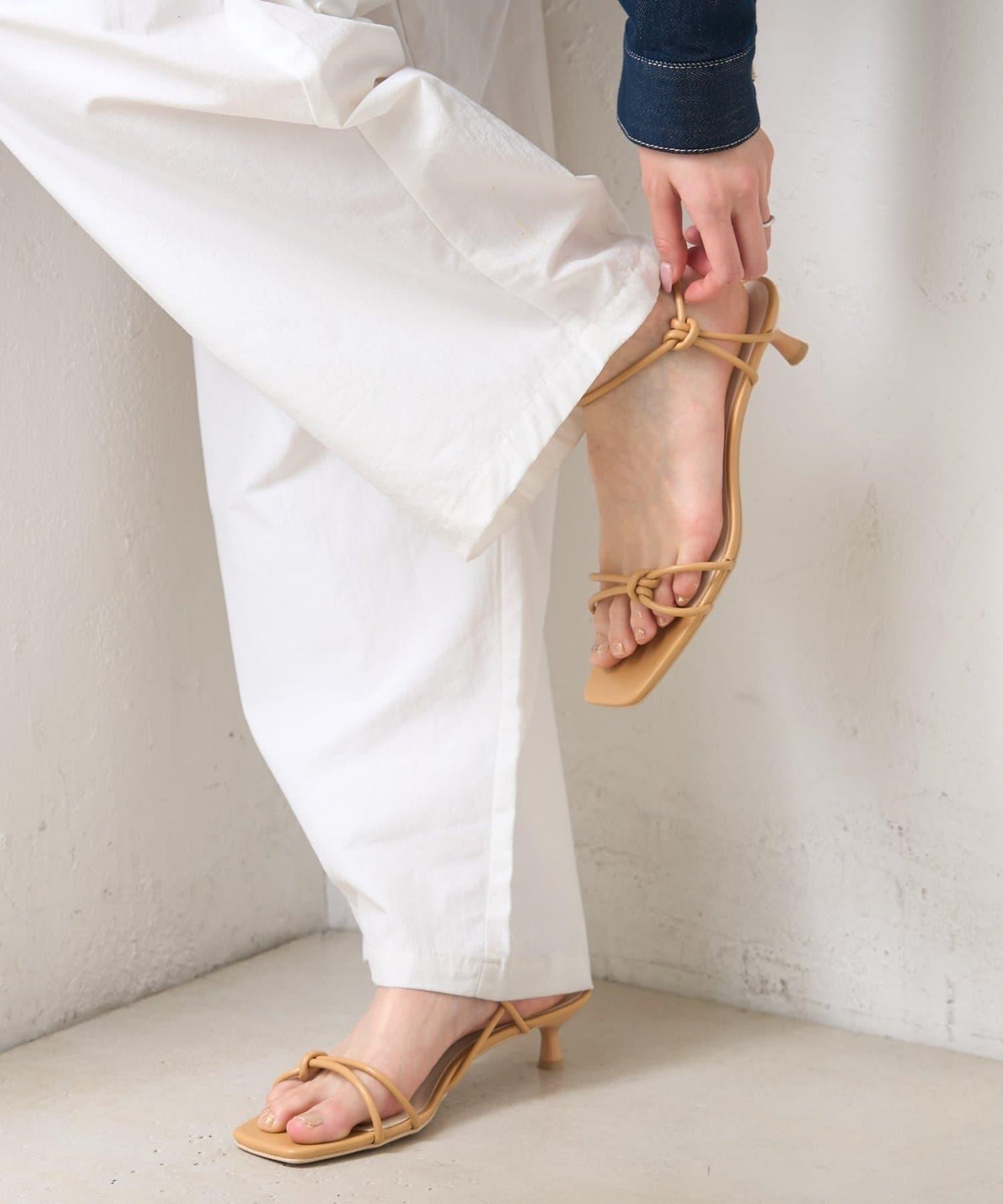 交叉綁帶高跟涼鞋