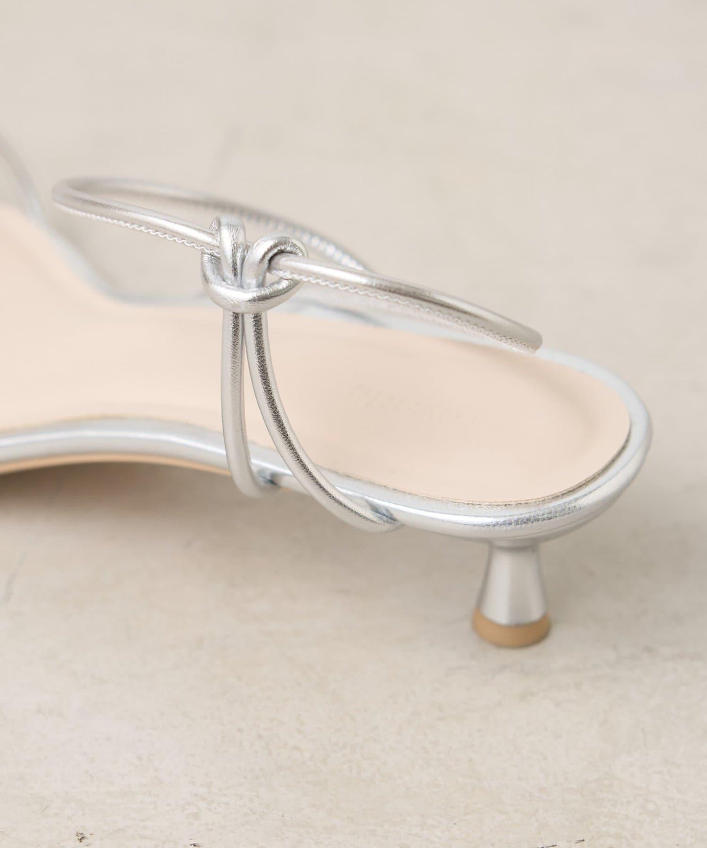 交叉綁帶高跟涼鞋