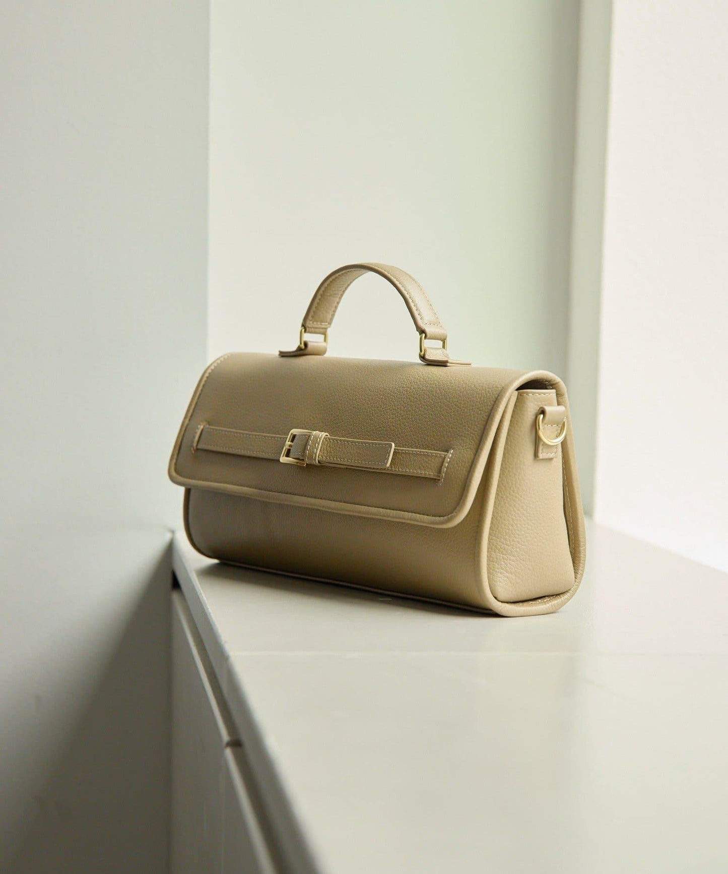 真皮輕量440g 腰帶翻蓋 單肩包