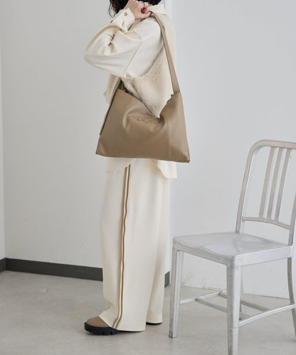 《本革》 壓紋設計 單肩包 L款