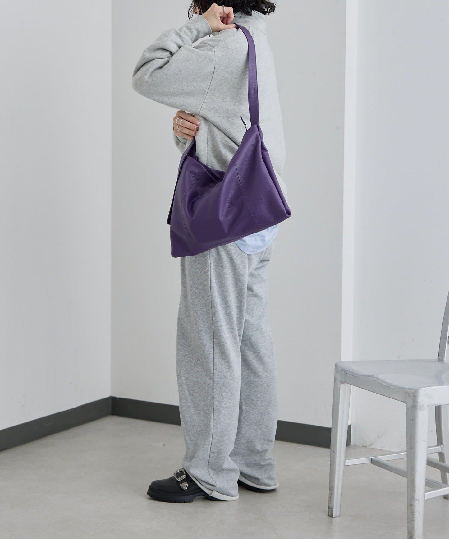 《本革》 壓紋設計 單肩包 L款