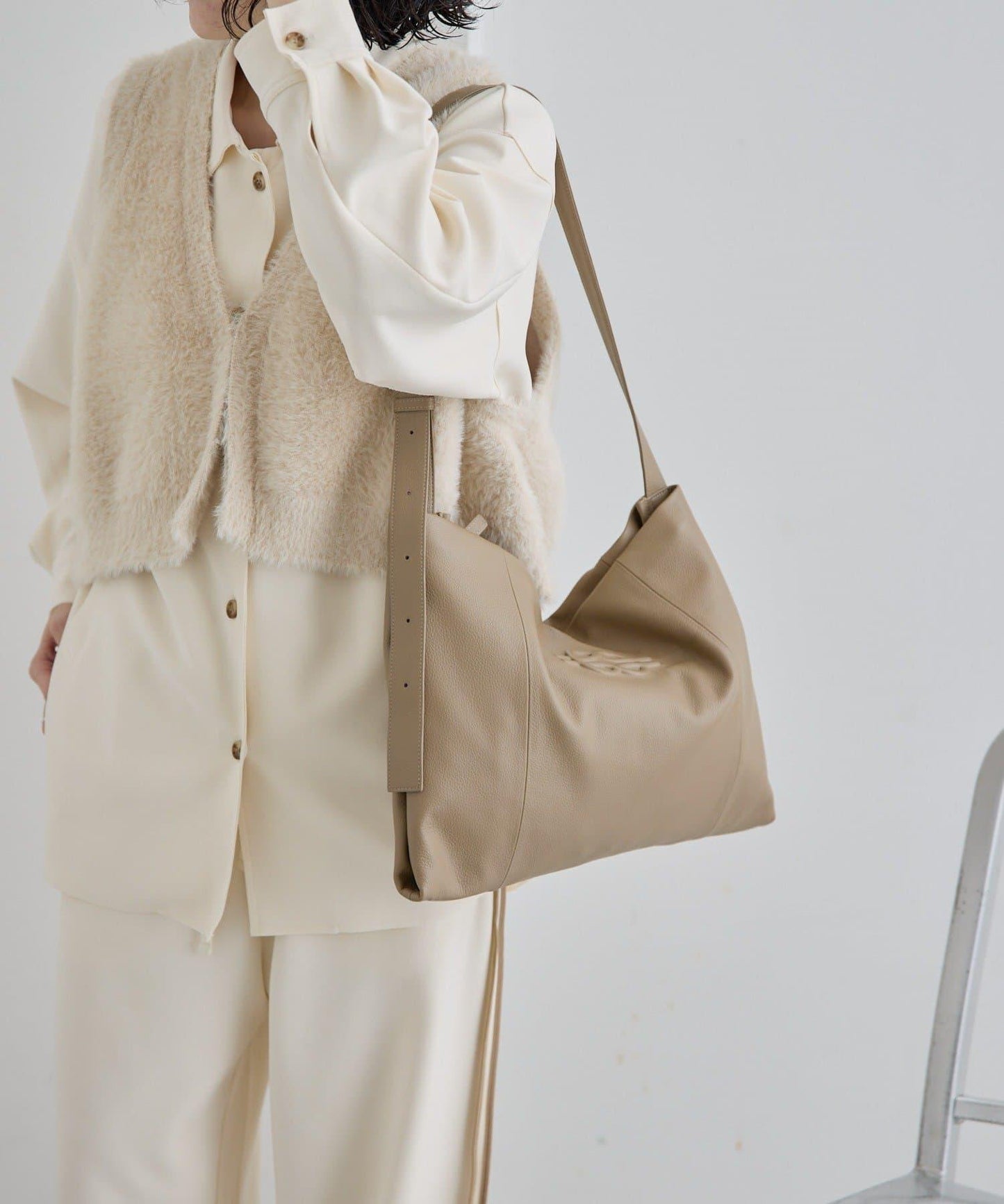 《本革》 壓紋設計 單肩包 L款