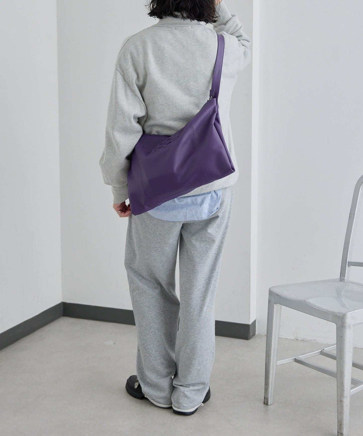 《本革》 壓紋設計 單肩包 L款