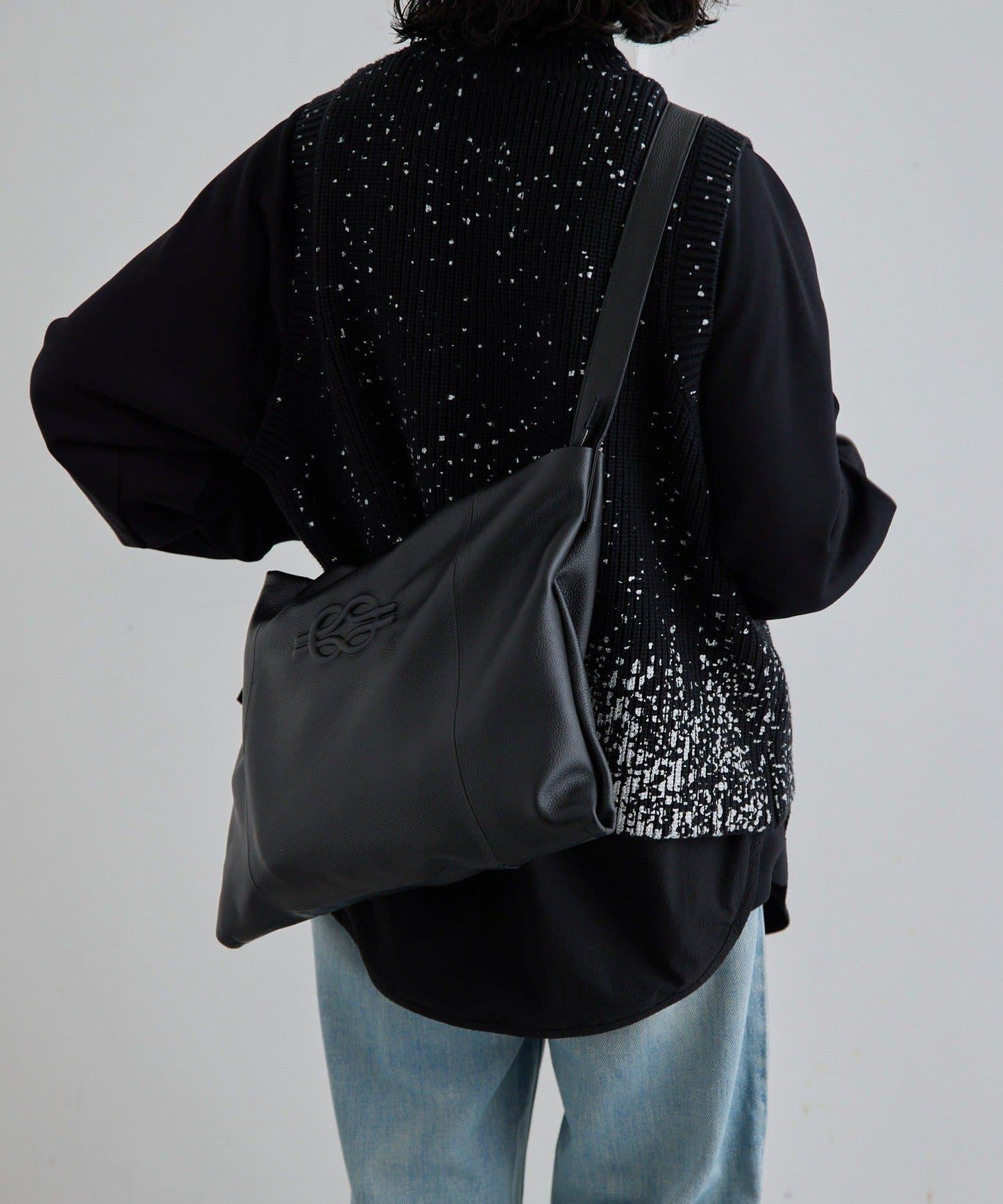 《本革》 壓紋設計 單肩包 L款