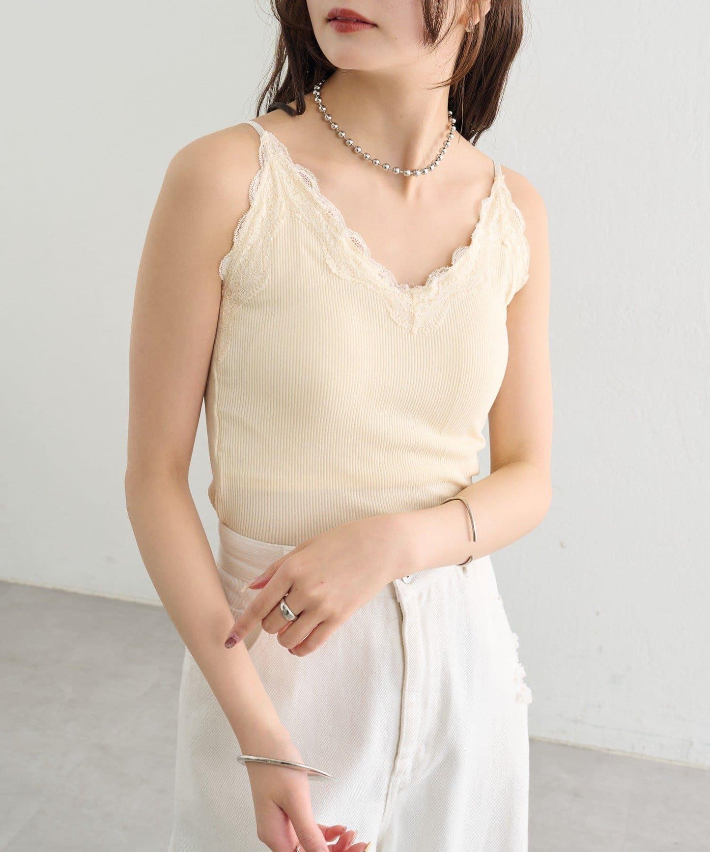 帶胸墊 V字蕾絲 吊帶背心