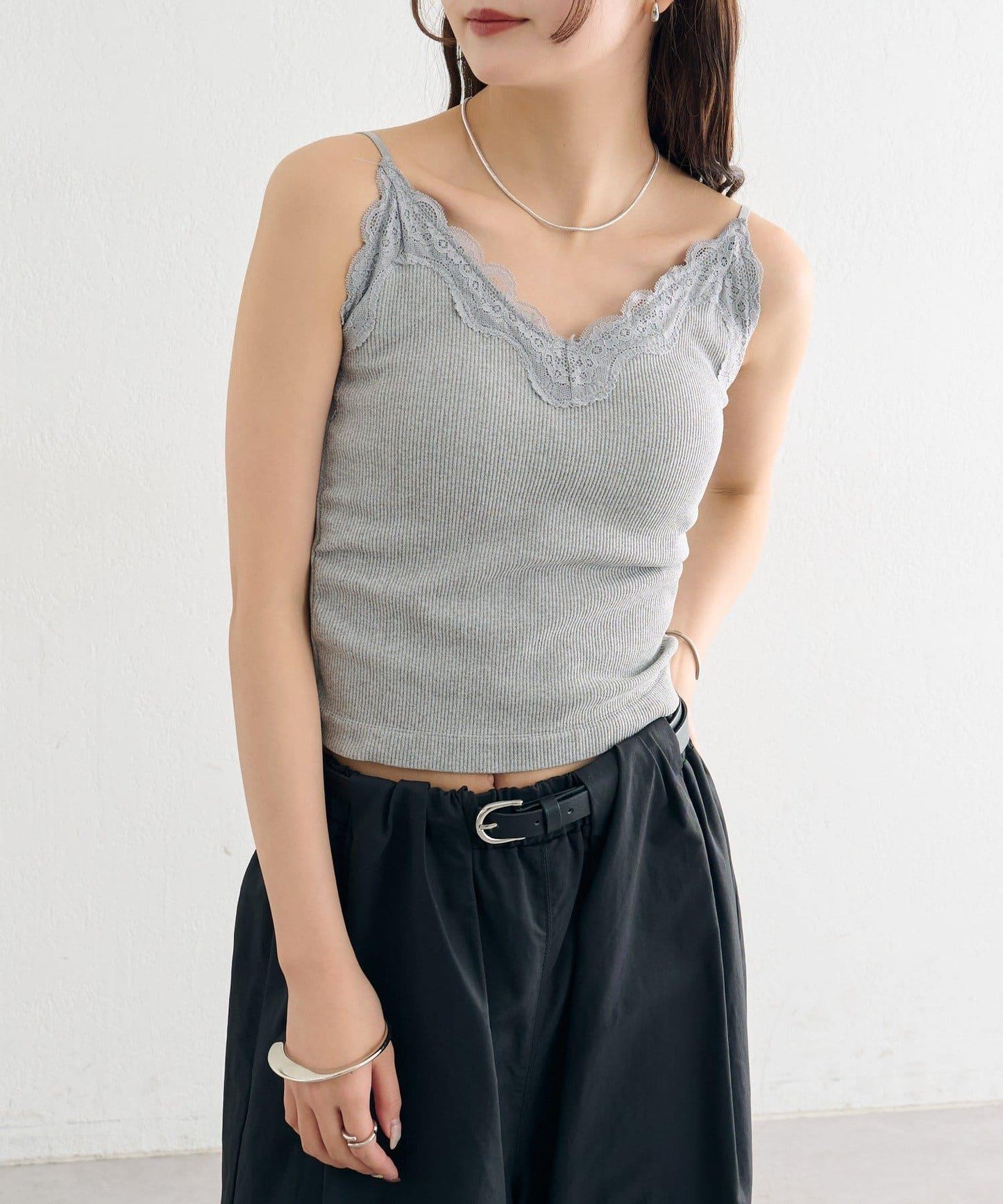 帶胸墊 V字蕾絲 吊帶背心