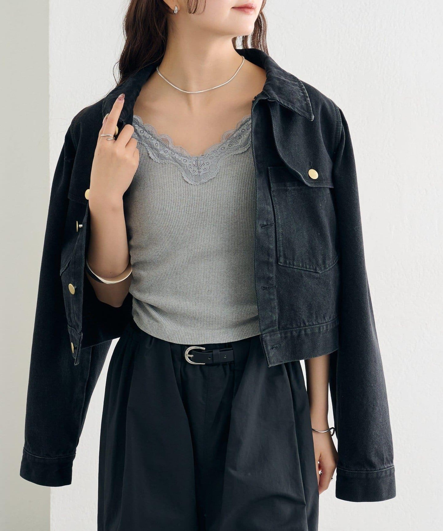 帶胸墊 V字蕾絲 吊帶背心