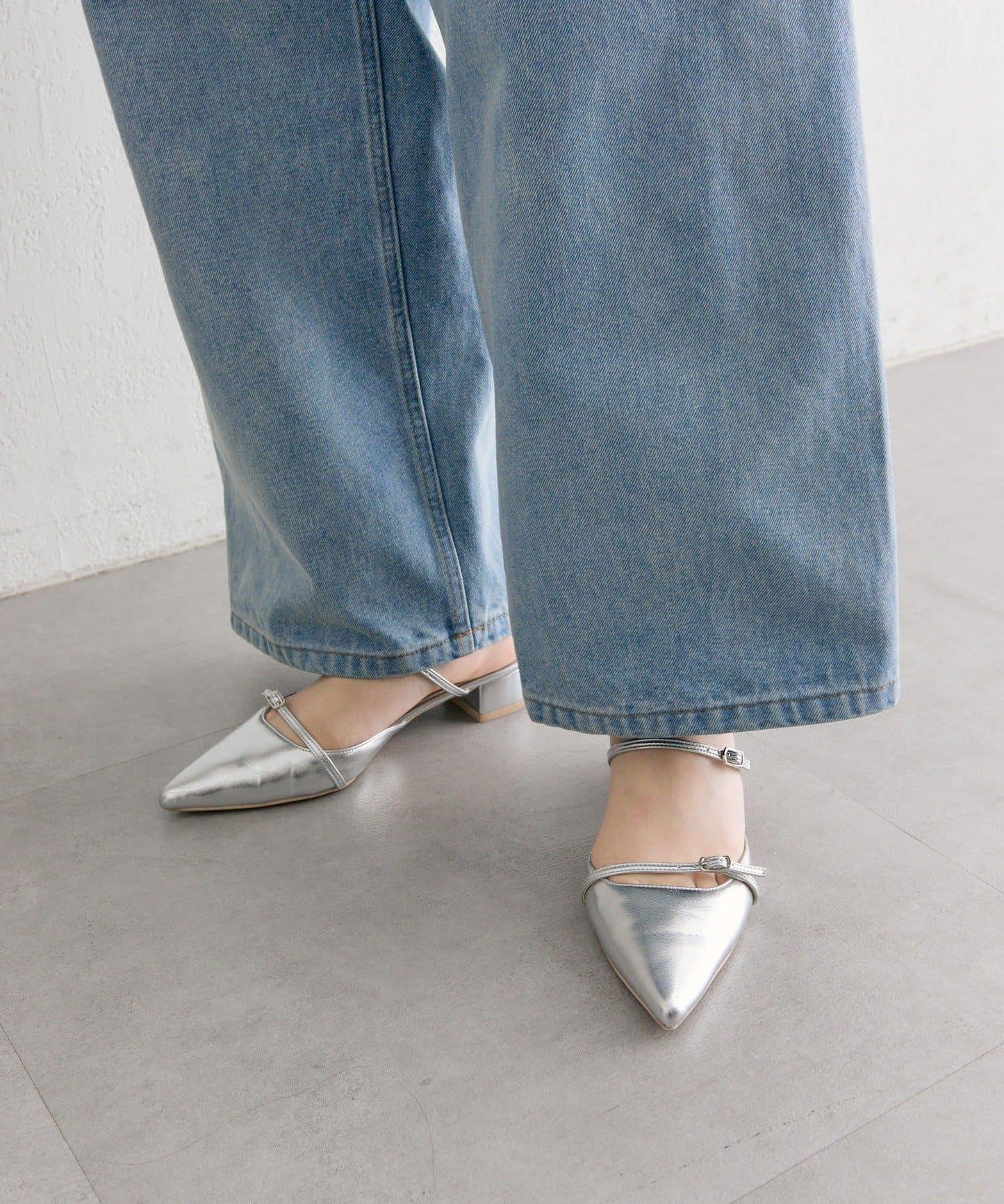 尖頭綁帶高跟鞋