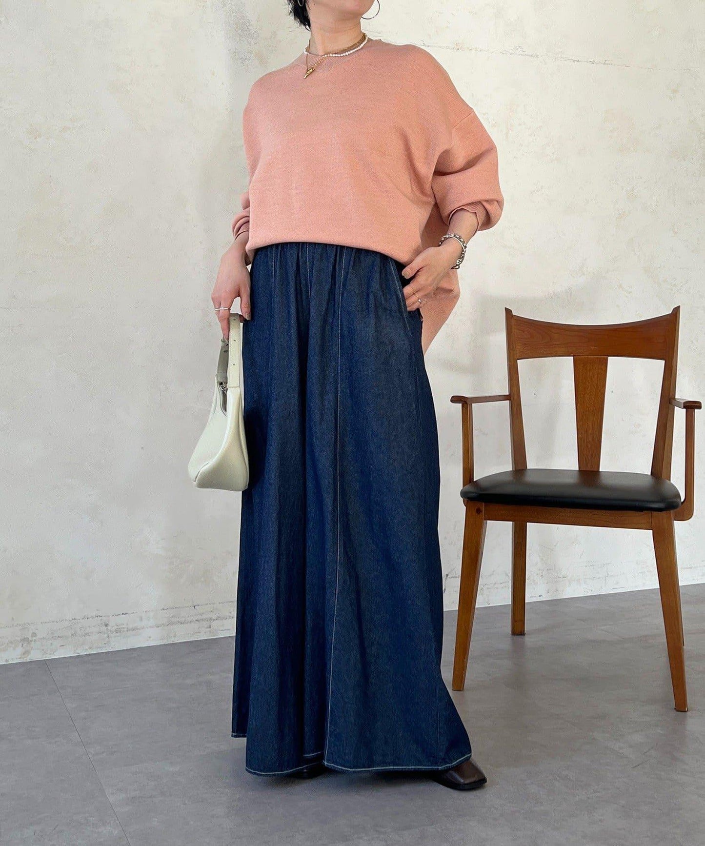 衛衣風亮絲針織上衣