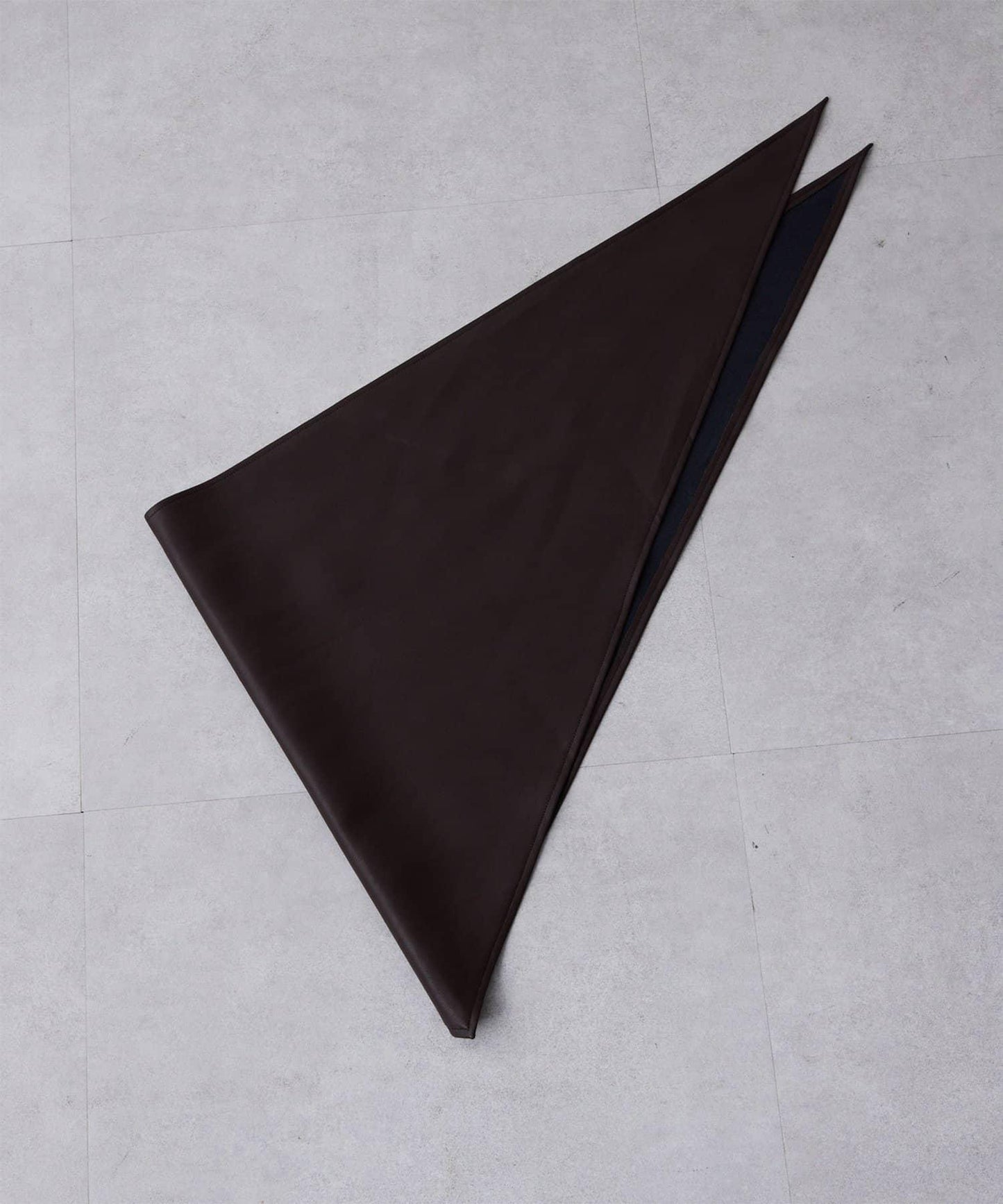 THE PAUSE 人造皮革圍巾