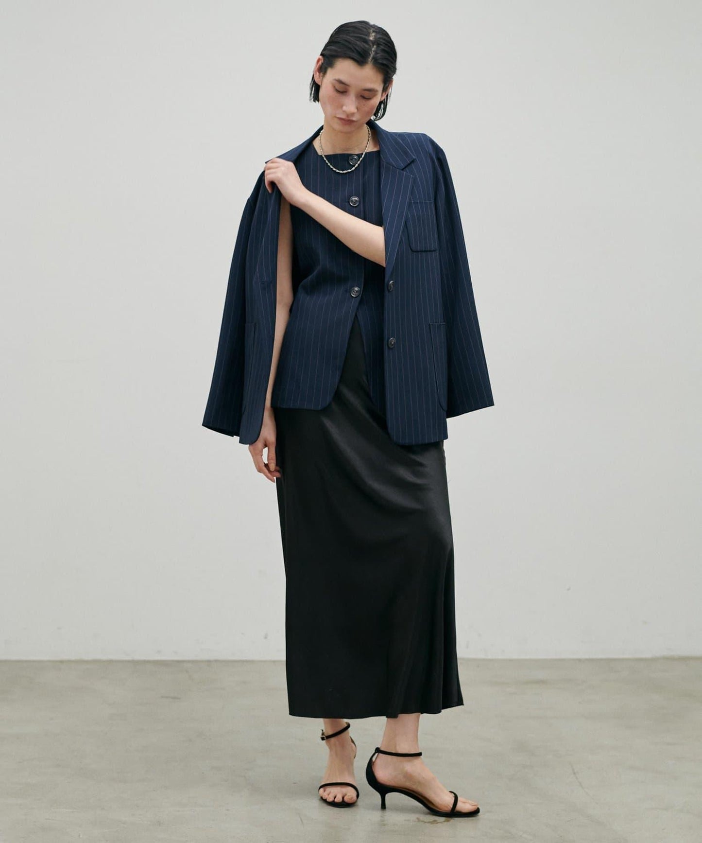 垂墜窄擺半身裙