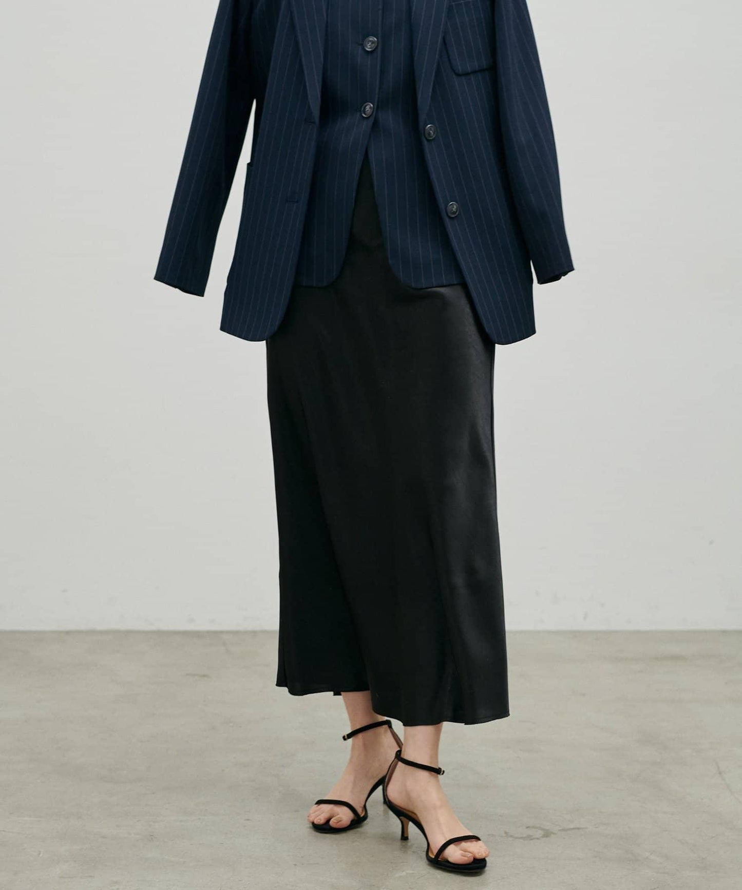 垂墜窄擺半身裙