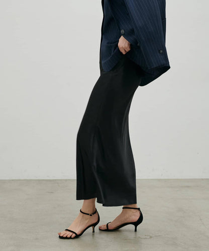 垂墜窄擺半身裙