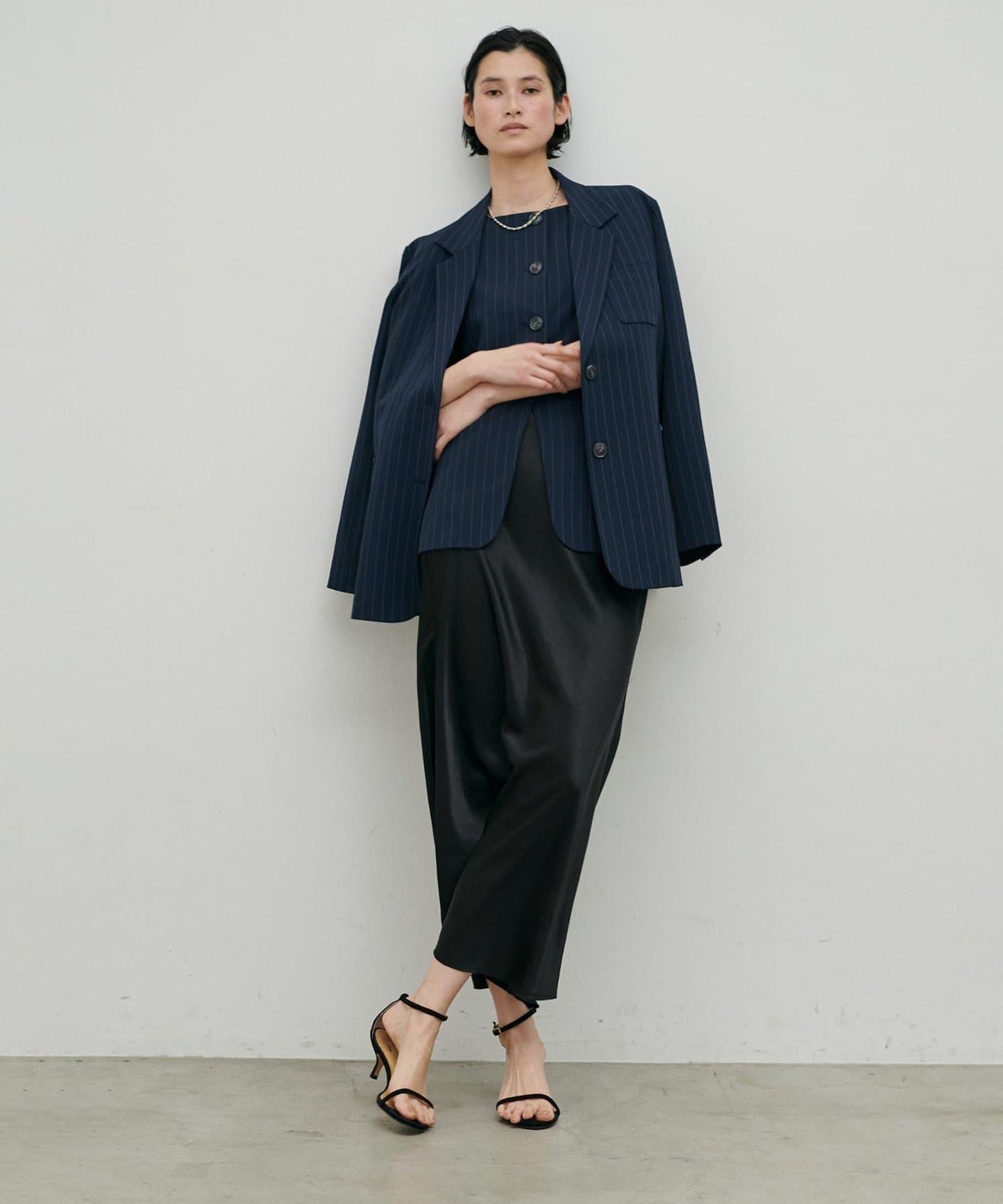 垂墜窄擺半身裙