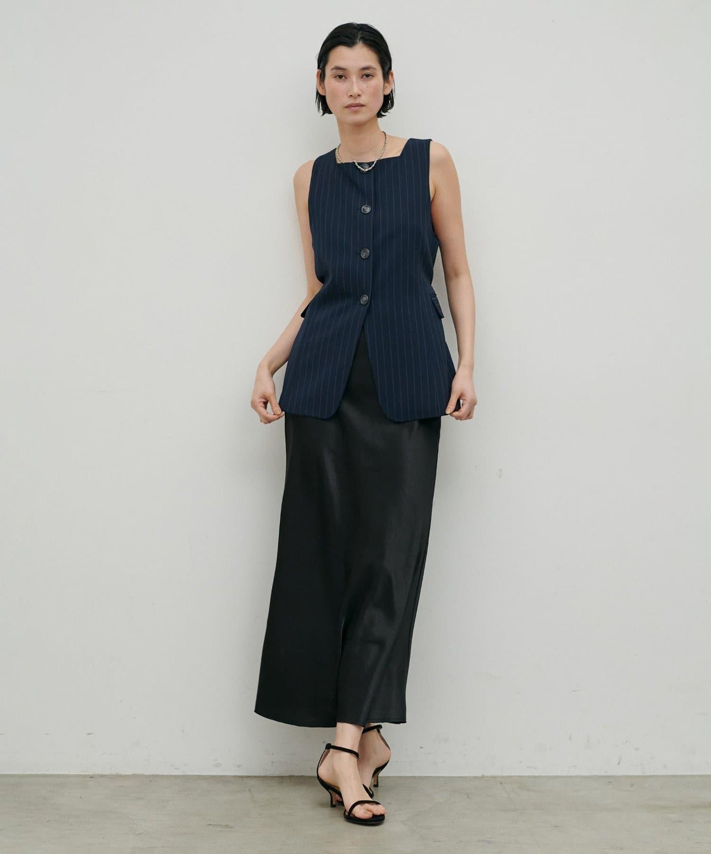 垂墜窄擺半身裙