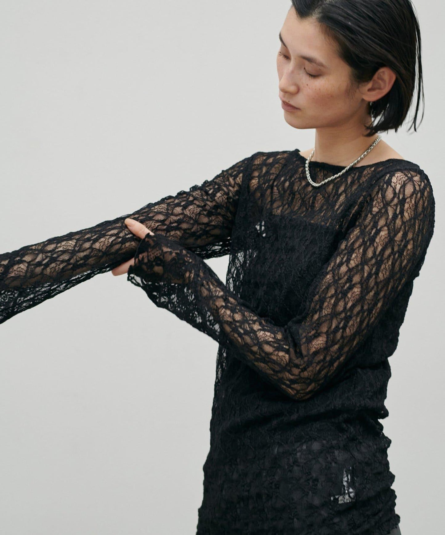 MIX蕾絲拼接套頭上衣