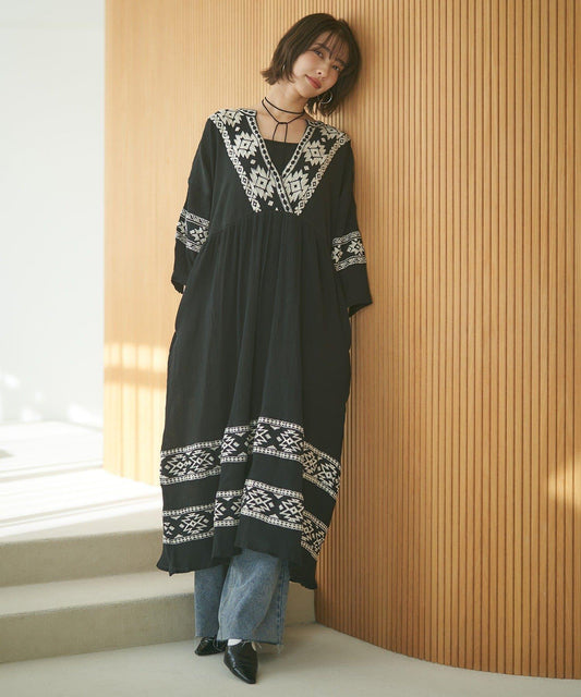 nane India Series 民族風刺繡楊柳連衣裙