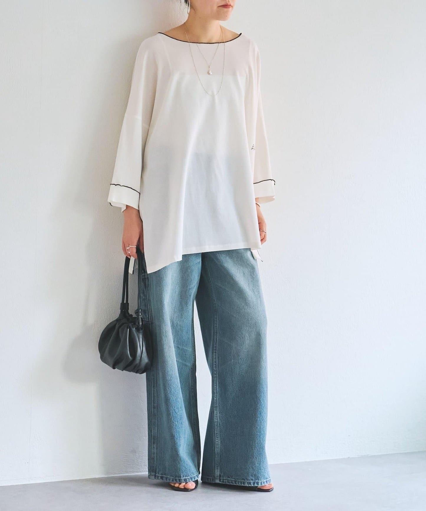 字母荷葉邊套頭上衣