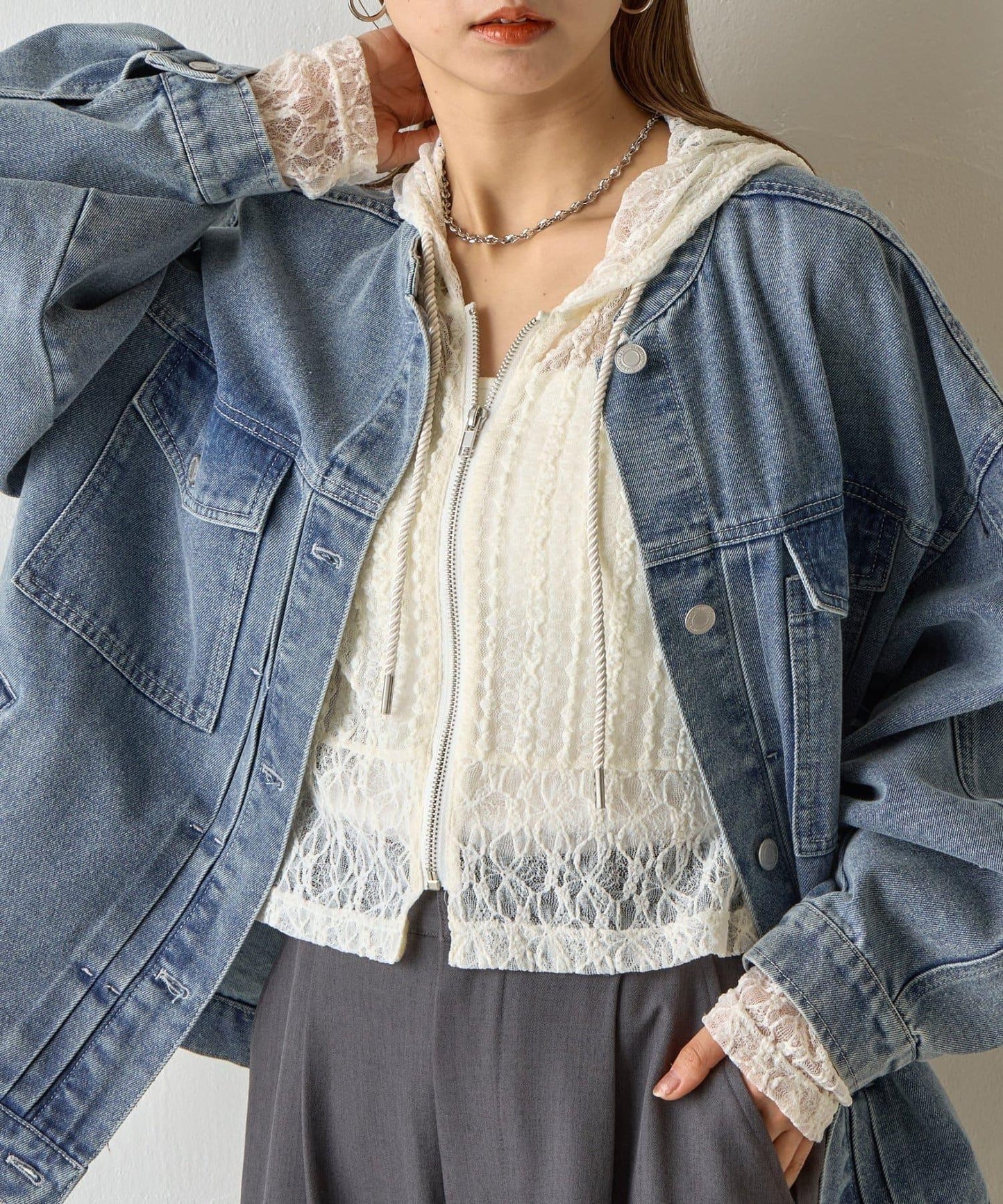 蕾絲拼接連帽襯衫