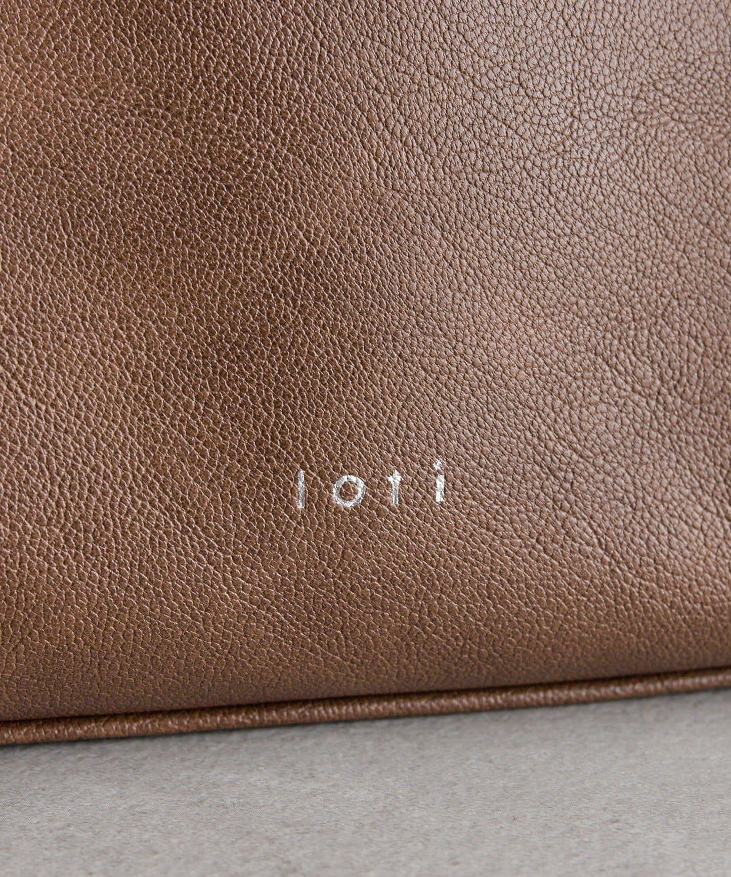 loti 帶肩帶波士頓包