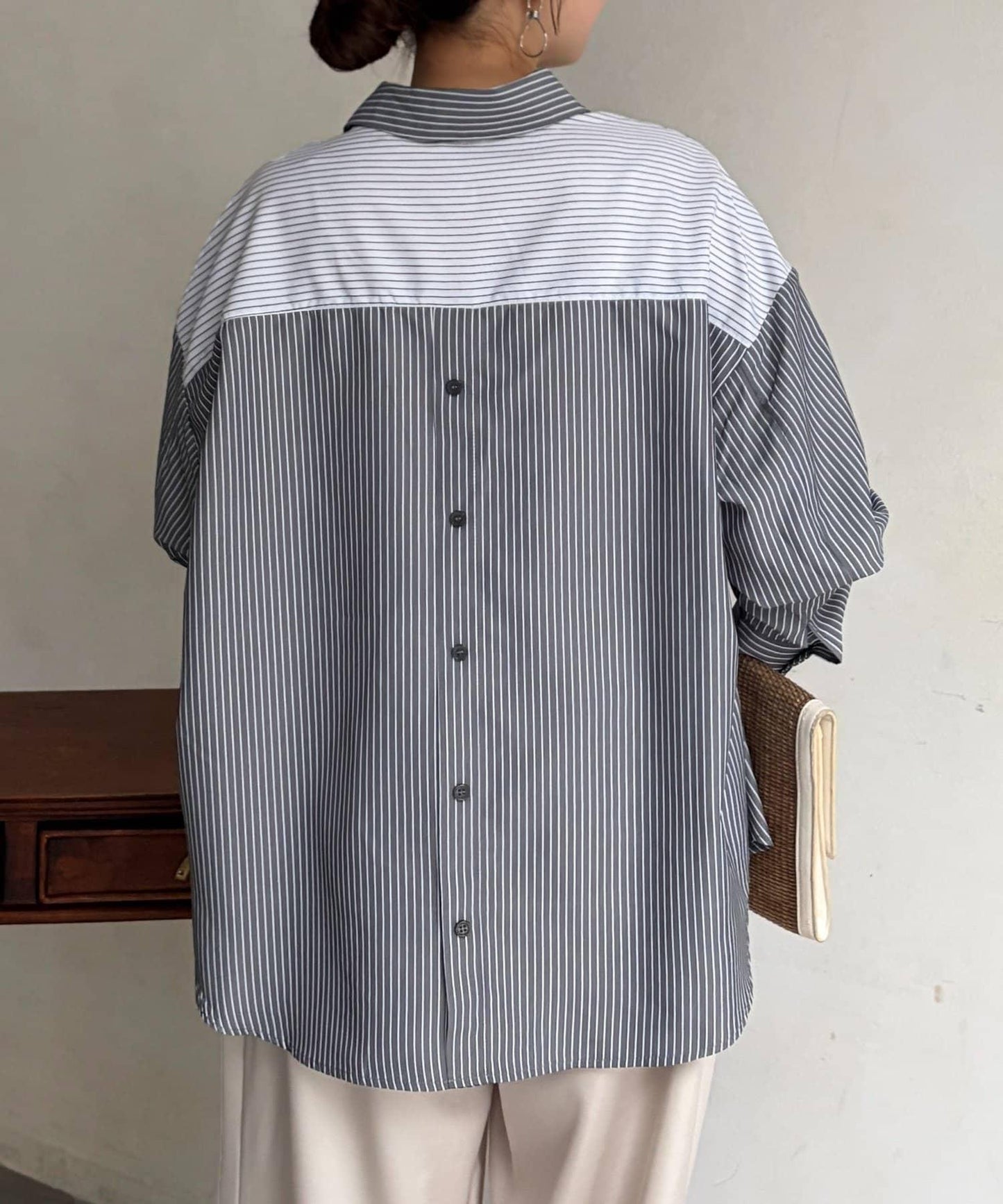 條紋後拼接設計鈕釦襯衫
