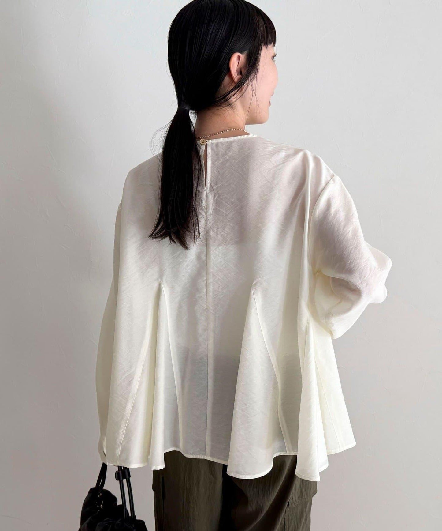 薄紗蓬鬆廓形荷葉擺襯衫