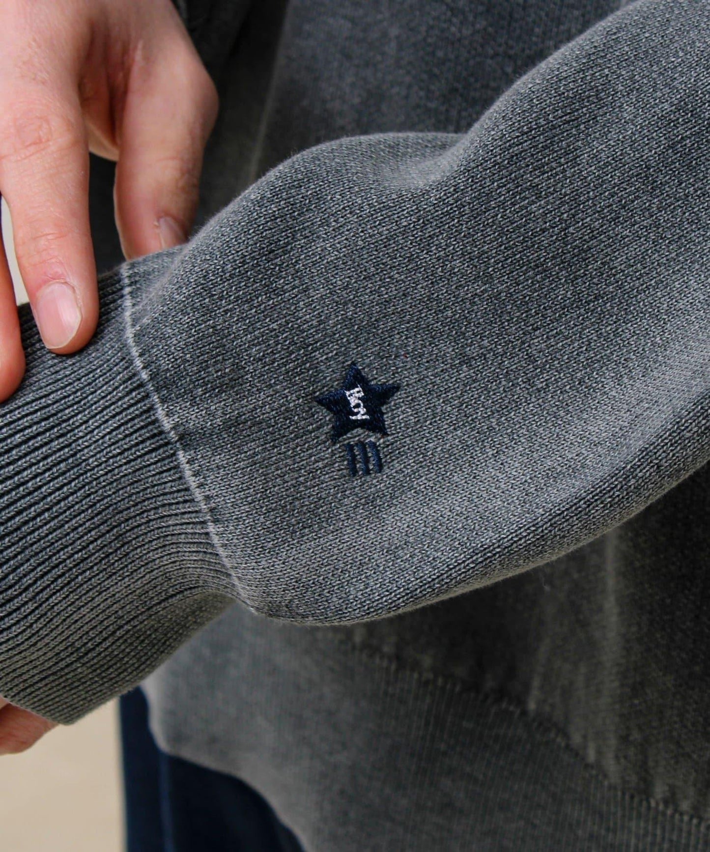 BOY徽標刺繡 雙面 做舊 套頭針織衫