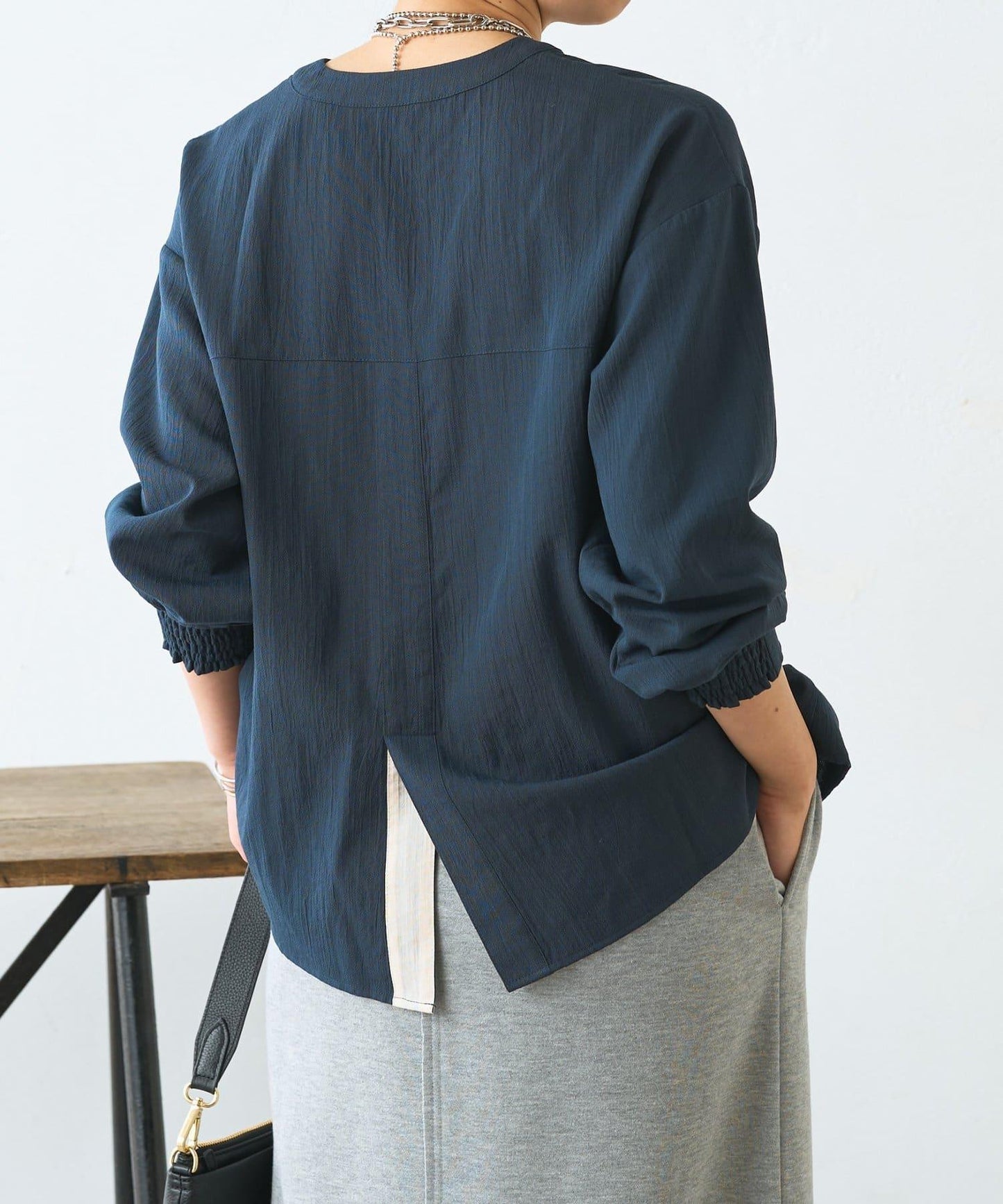 配色開衩開領襯衫