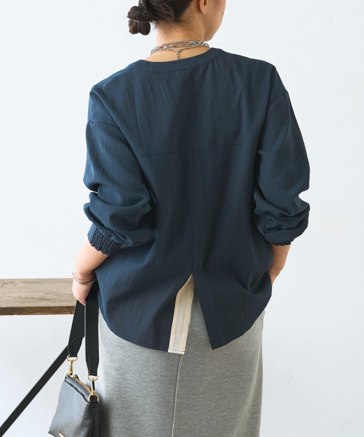 配色開衩開領襯衫