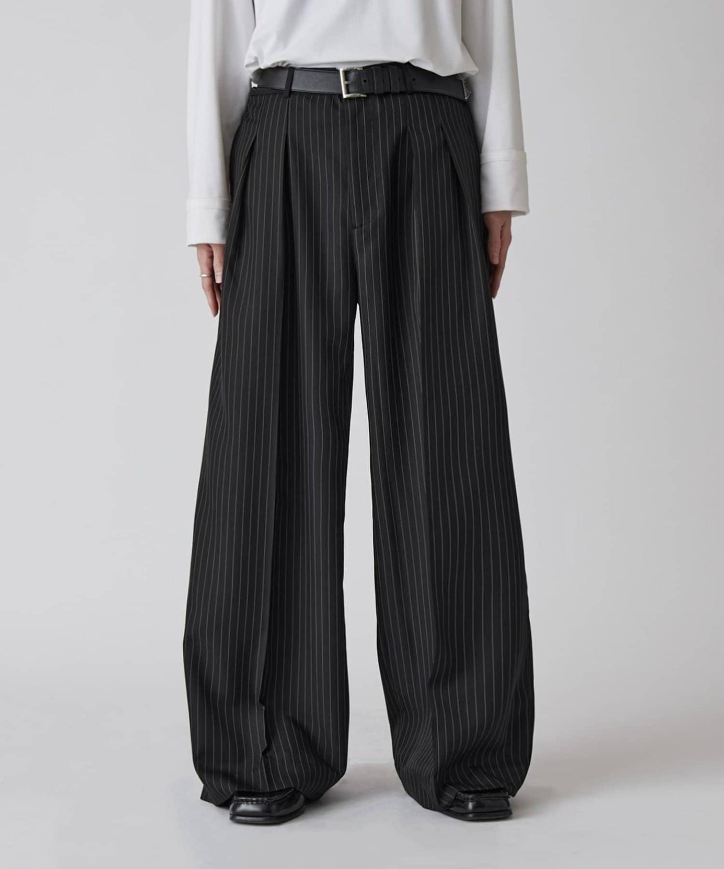 Neucon 細條紋雙褶闊腿西裝褲 套裝可搭配