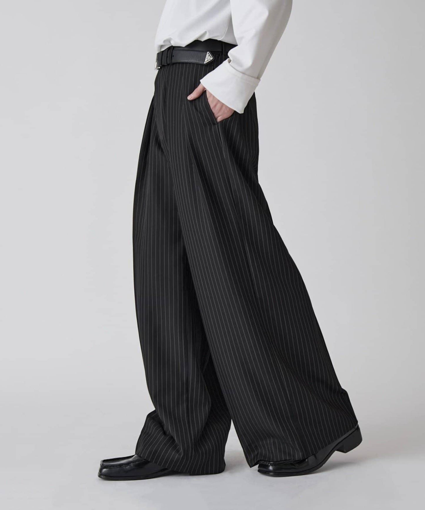 Neucon 細條紋雙褶闊腿西裝褲 套裝可搭配