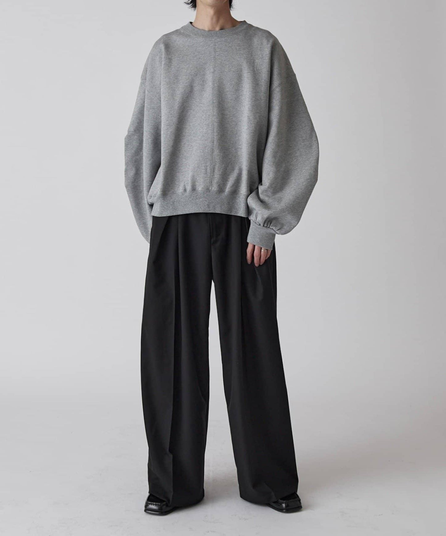 Neucon 蓬鬆褶袖短款衛衣