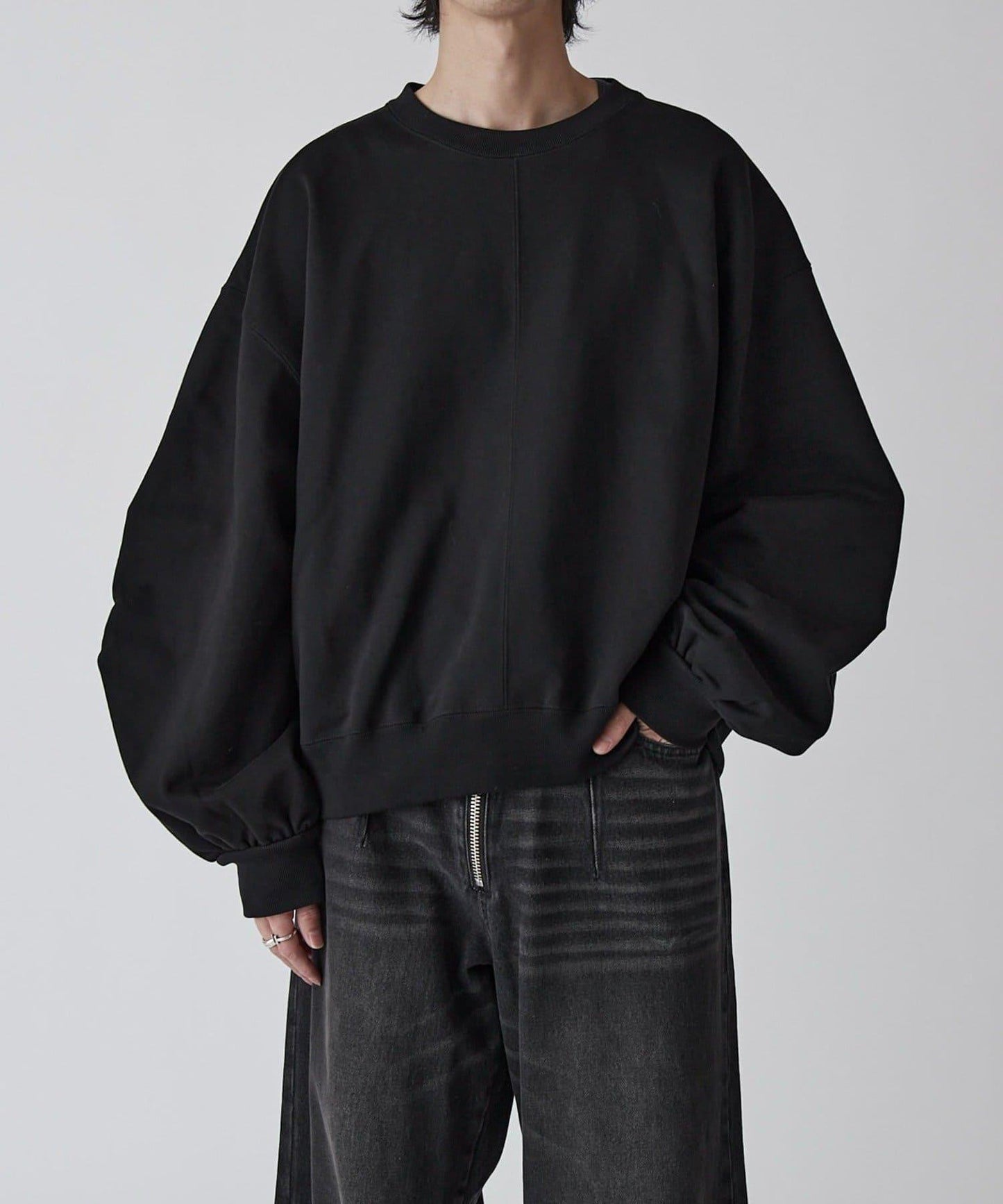 Neucon 蓬鬆褶袖短款衛衣