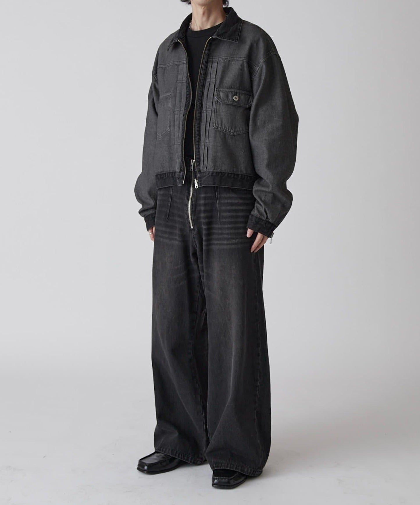 Neucon 寬鬆彎刀版型 水洗做舊牛仔 褲子（可成套搭配）