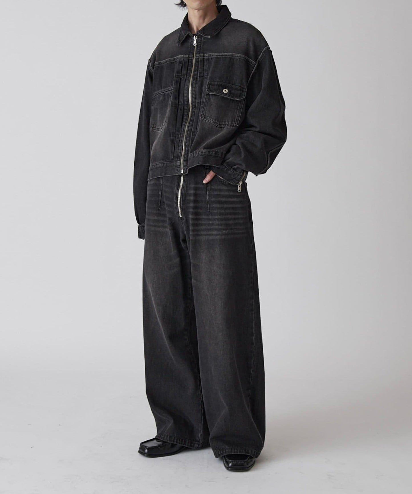 Neucon 寬鬆彎刀版型 水洗做舊牛仔 褲子（可成套搭配）