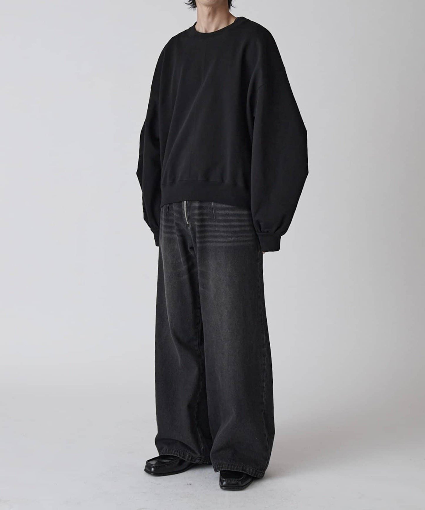 Neucon 寬鬆彎刀版型 水洗做舊牛仔 褲子（可成套搭配）