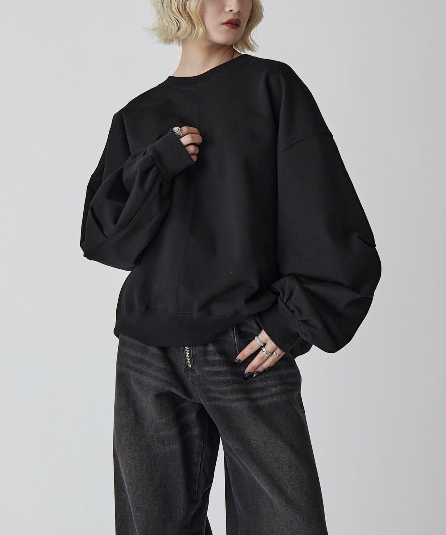 Neucon 蓬鬆褶袖短款衛衣